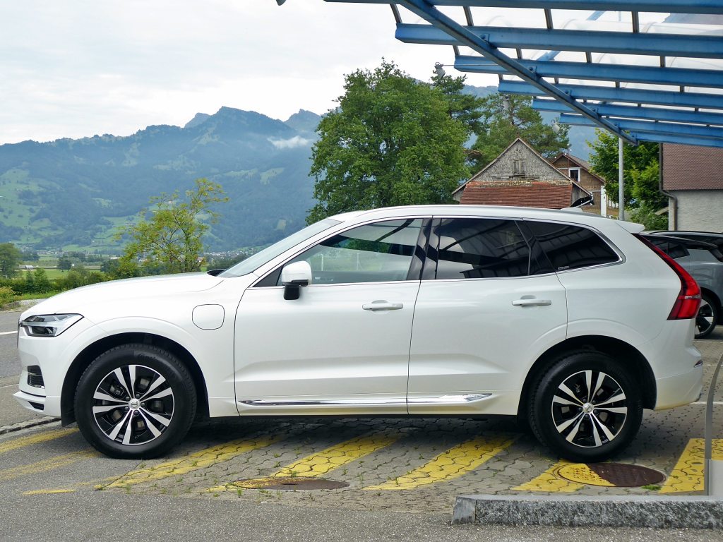 VOLVO XC60 T6 eAWD Inscr. Expression, Hybride Rechargeable Essence/Électricité, Occasion / Utilisé, Automatique - 2