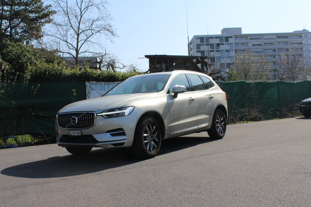 VOLVO XC60 2.0 D4 Inscription AWD, Diesel, Occasion / Utilisé, Manuelle - 2