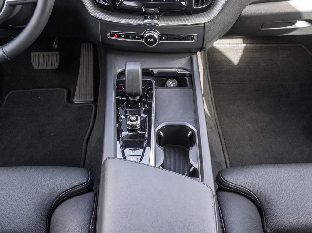 VOLVO XC60 2.0 T8 TE Plus Dark eAWD, Plug-in-Hybrid Petrol/Electric, Second hand / Used, Automatic - 5