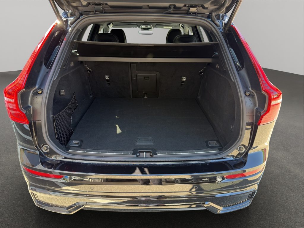 VOLVO XC60 2.0 T6 TE Ultimate Dark e, Voll-Hybrid Benzin/Elektro, Occasion / Gebraucht, Automatik - 6
