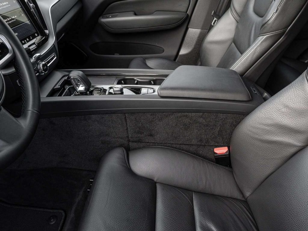 VOLVO XC60 2.0 T6 TE Plus Dark eAWD, Plug-in-Hybrid Benzin/Elektro, Occasion / Gebraucht, Automatik - 5