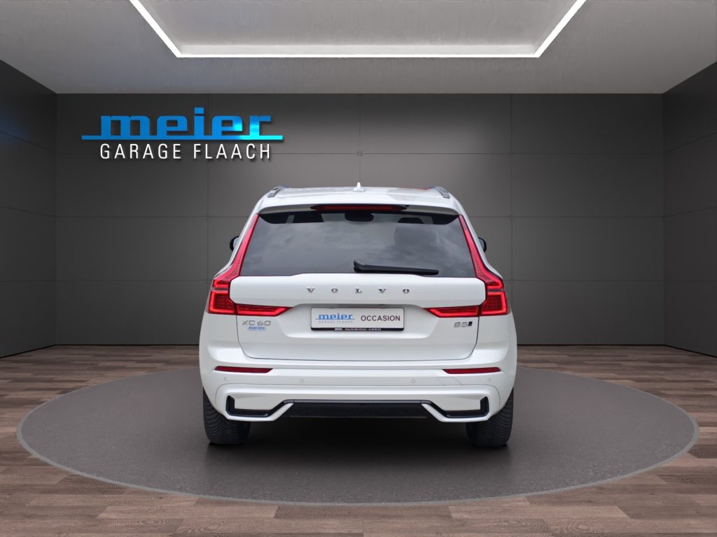 VOLVO XC60 2.0 B5 MH Plus Dark AWD, Hybride Léger Essence/Électricité, Occasion / Utilisé, Automatique - 4