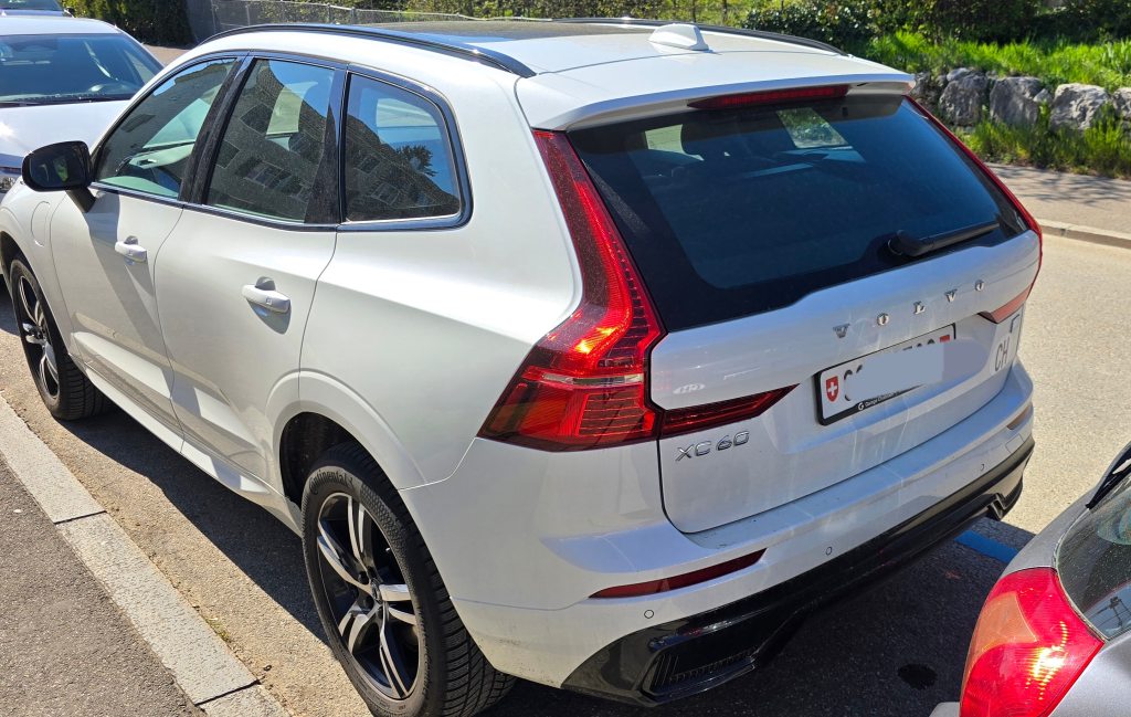 VOLVO XC60 2.0 T6 TE R-Design eAWD, Plug-in-Hybrid Petrol/Electric, Second hand / Used, Automatic - 3