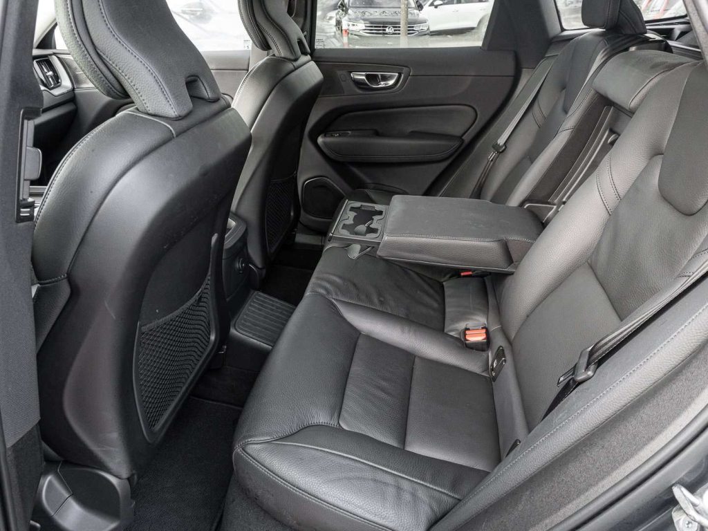 VOLVO XC60 2.0 T6 TE Plus Dark eAWD, Plug-in-Hybrid Benzin/Elektro, Occasion / Gebraucht, Automatik - 7