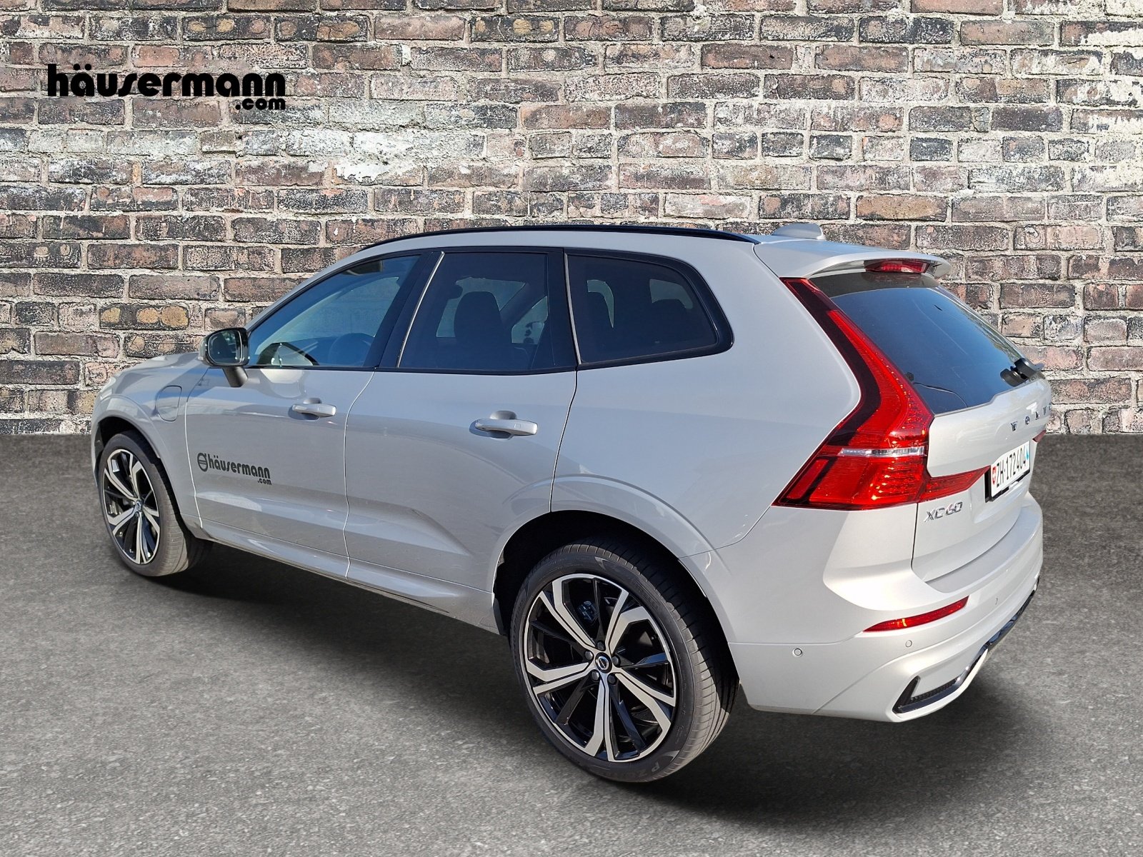 VOLVO XC60 2.0 T8 TE Ultimate Dark eAWD, Plug-in-Hybrid Benzina/Elettrica, Auto dimostrativa, Automatico - 3
