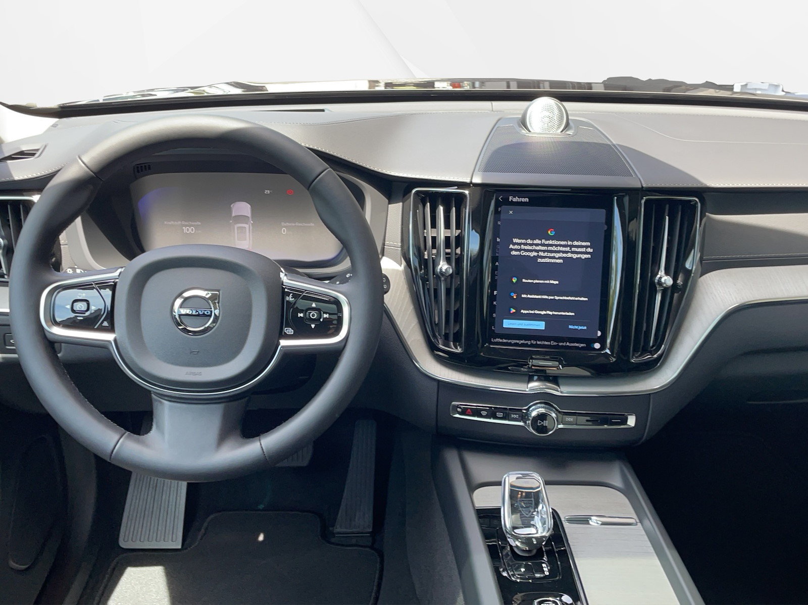 VOLVO XC60 2.0 T8 TE Ultra Bright eAWD, Plug-in-Hybrid Petrol/Electric, Ex-demonstrator, Automatic - 5