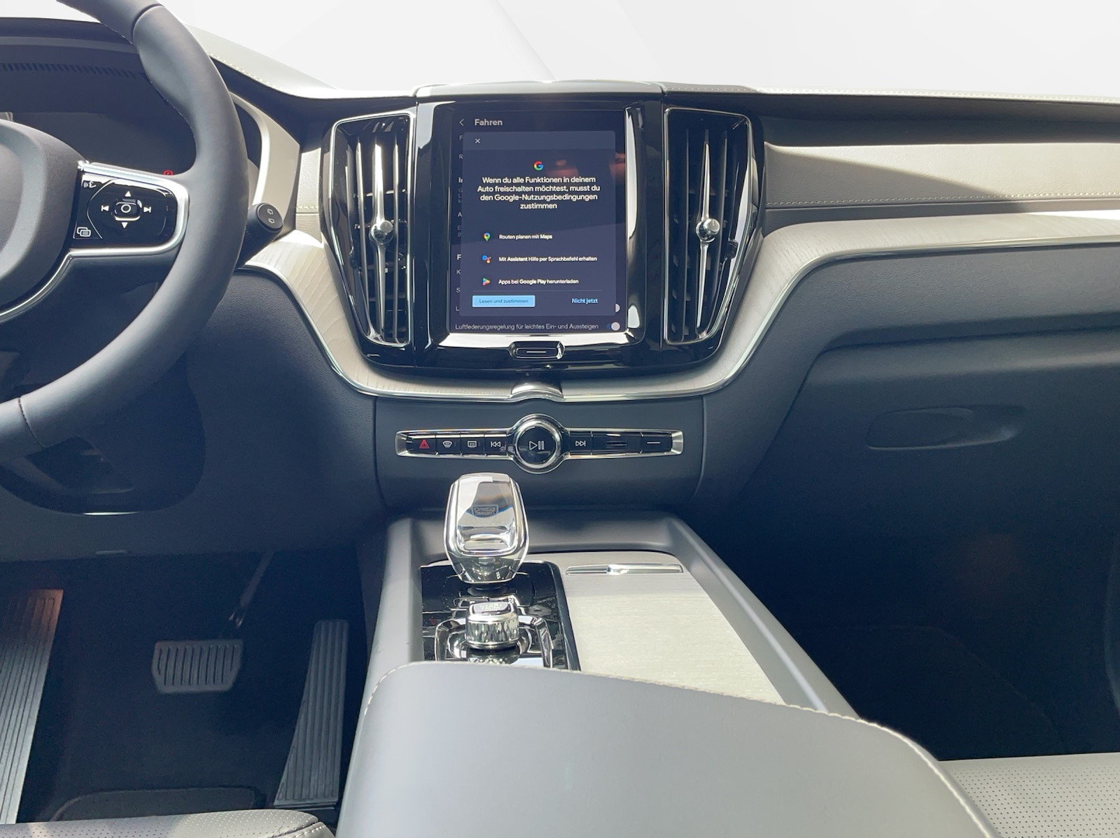 VOLVO XC60 2.0 T8 TE Ultra Bright eAWD, Plug-in-Hybrid Petrol/Electric, Ex-demonstrator, Automatic - 7