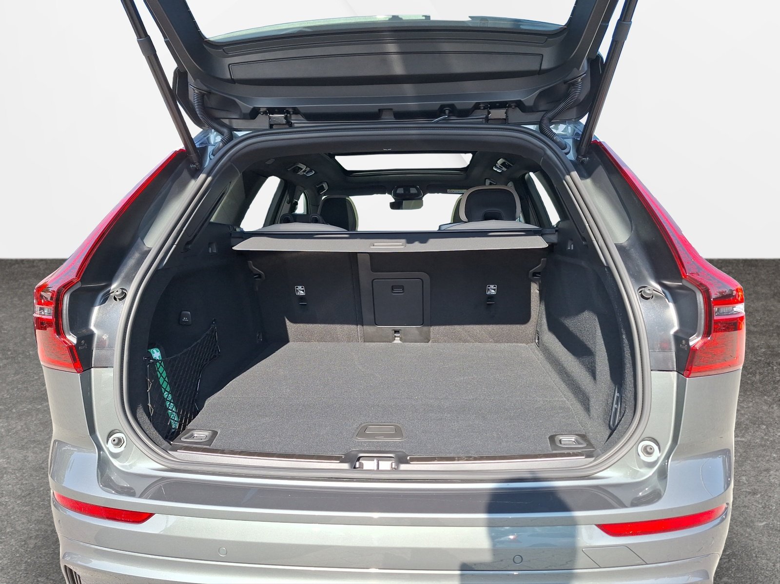 VOLVO XC60 2.0 T6 TE Ultra Dark eAWD, Plug-in-Hybrid Petrol/Electric, Ex-demonstrator, Automatic - 6