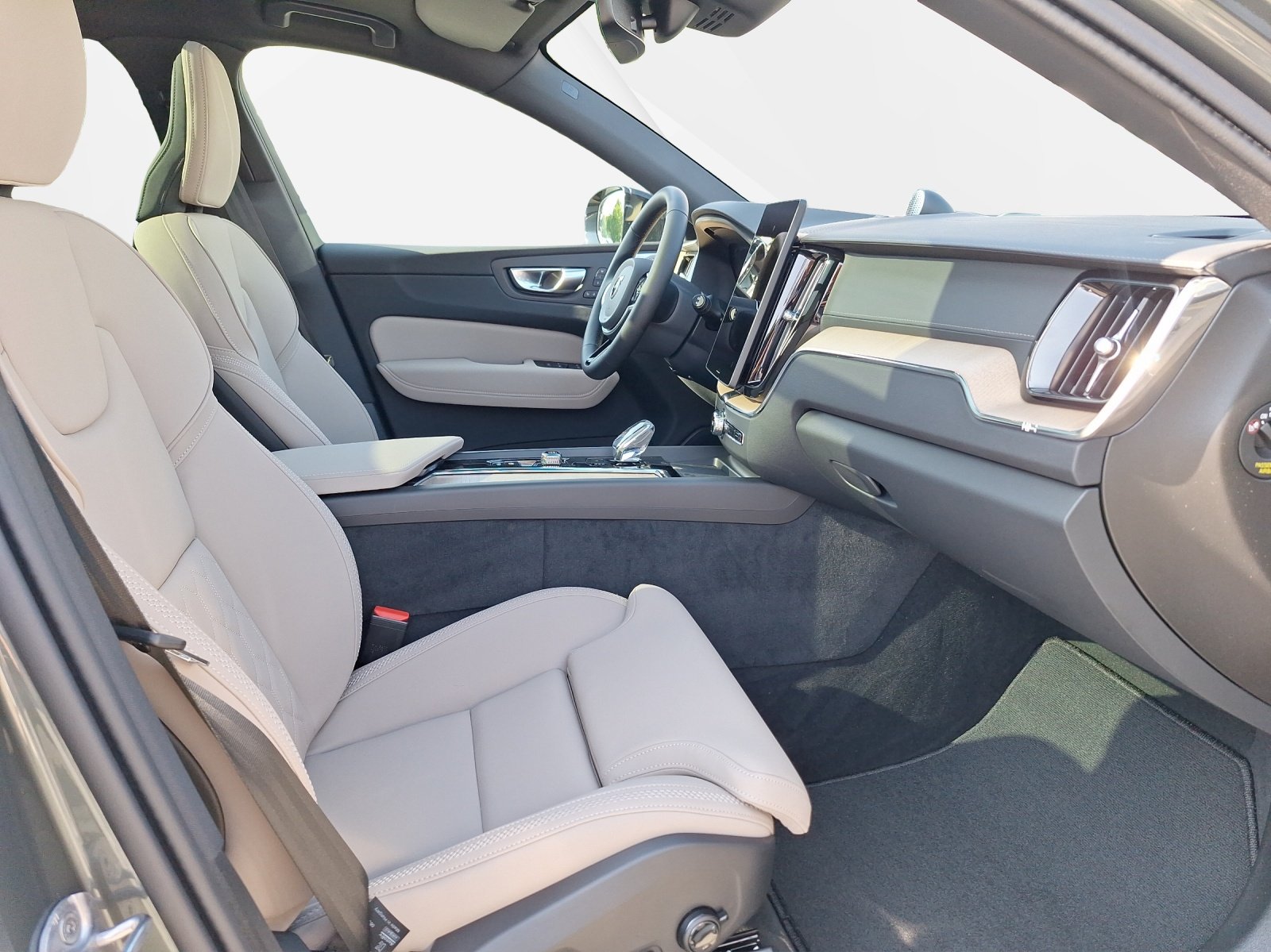 VOLVO XC60 2.0 T6 TE Ultra Dark eAWD, Plug-in-Hybrid Petrol/Electric, Ex-demonstrator, Automatic - 7