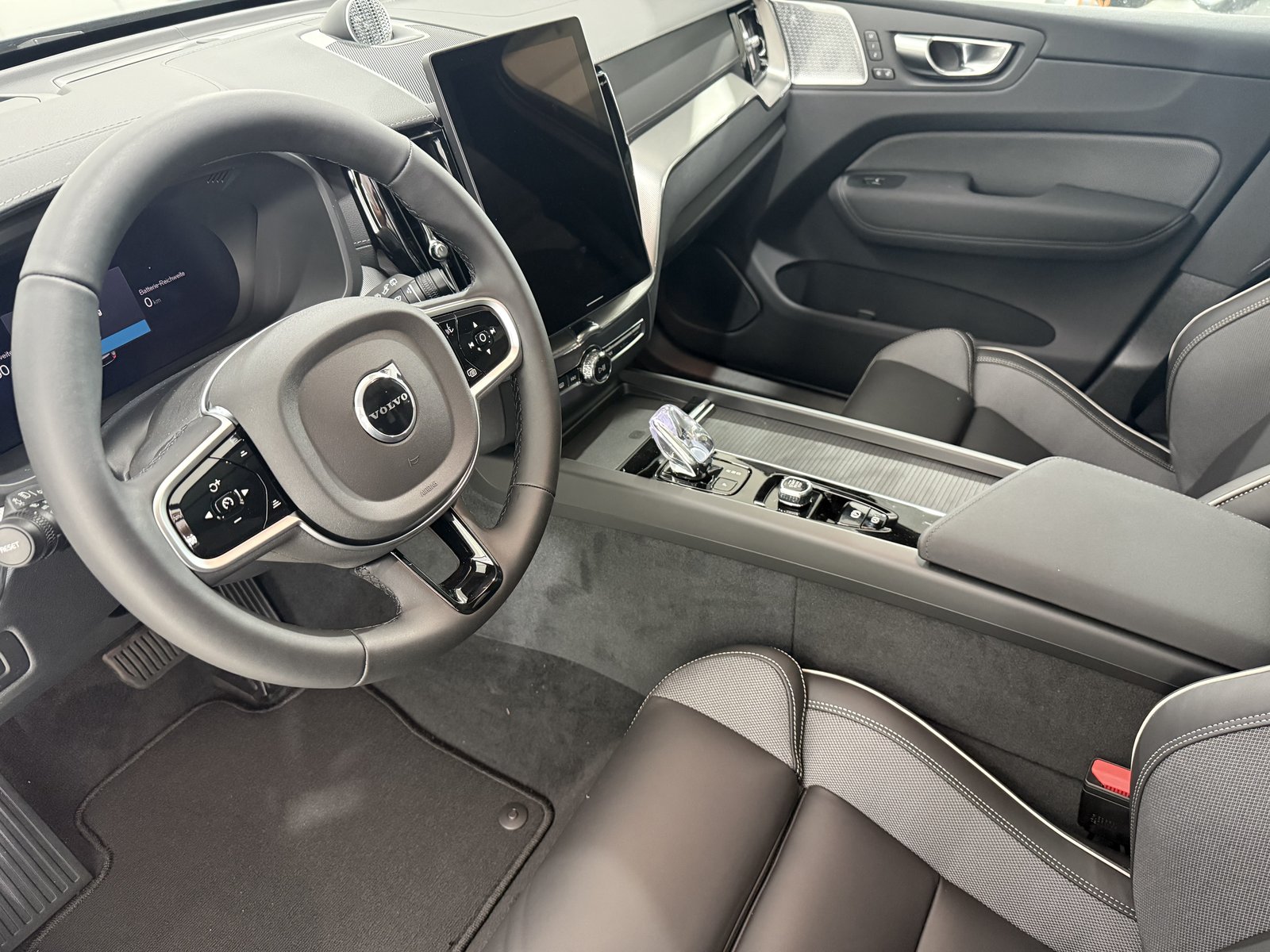VOLVO XC60 2.0 T6 TE Black Edition e, Hybride Intégral Essence/Électricité, Voiture de démonstration, Automatique - 4