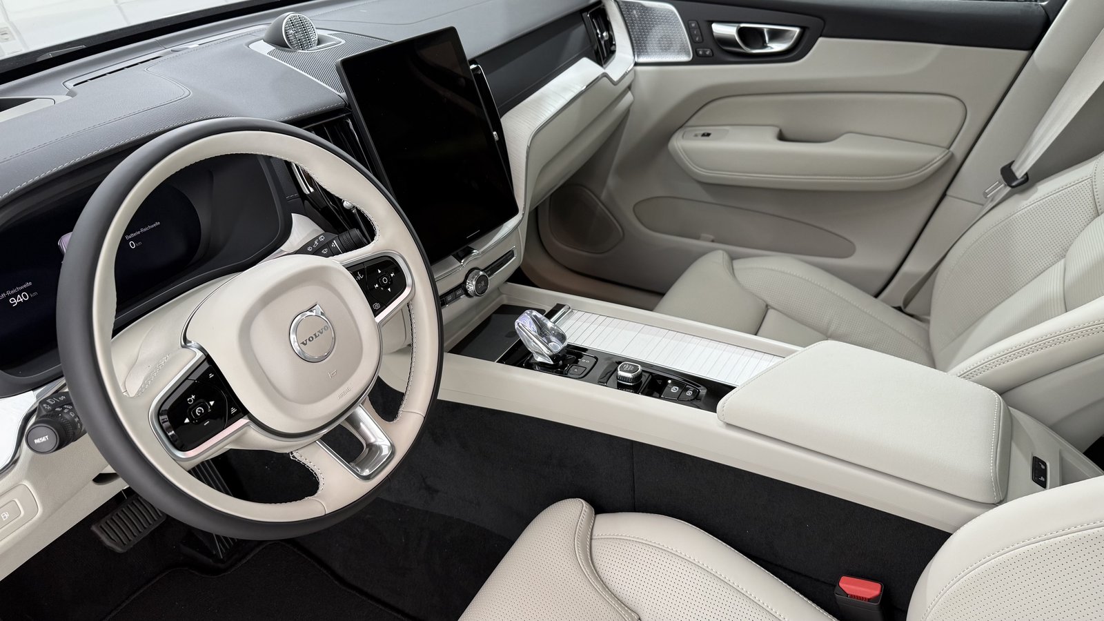 VOLVO XC60 2.0 T6 TE Ultra Dark eAWD, Voll-Hybrid Benzin/Elektro, Vorführwagen, Automatik - 4