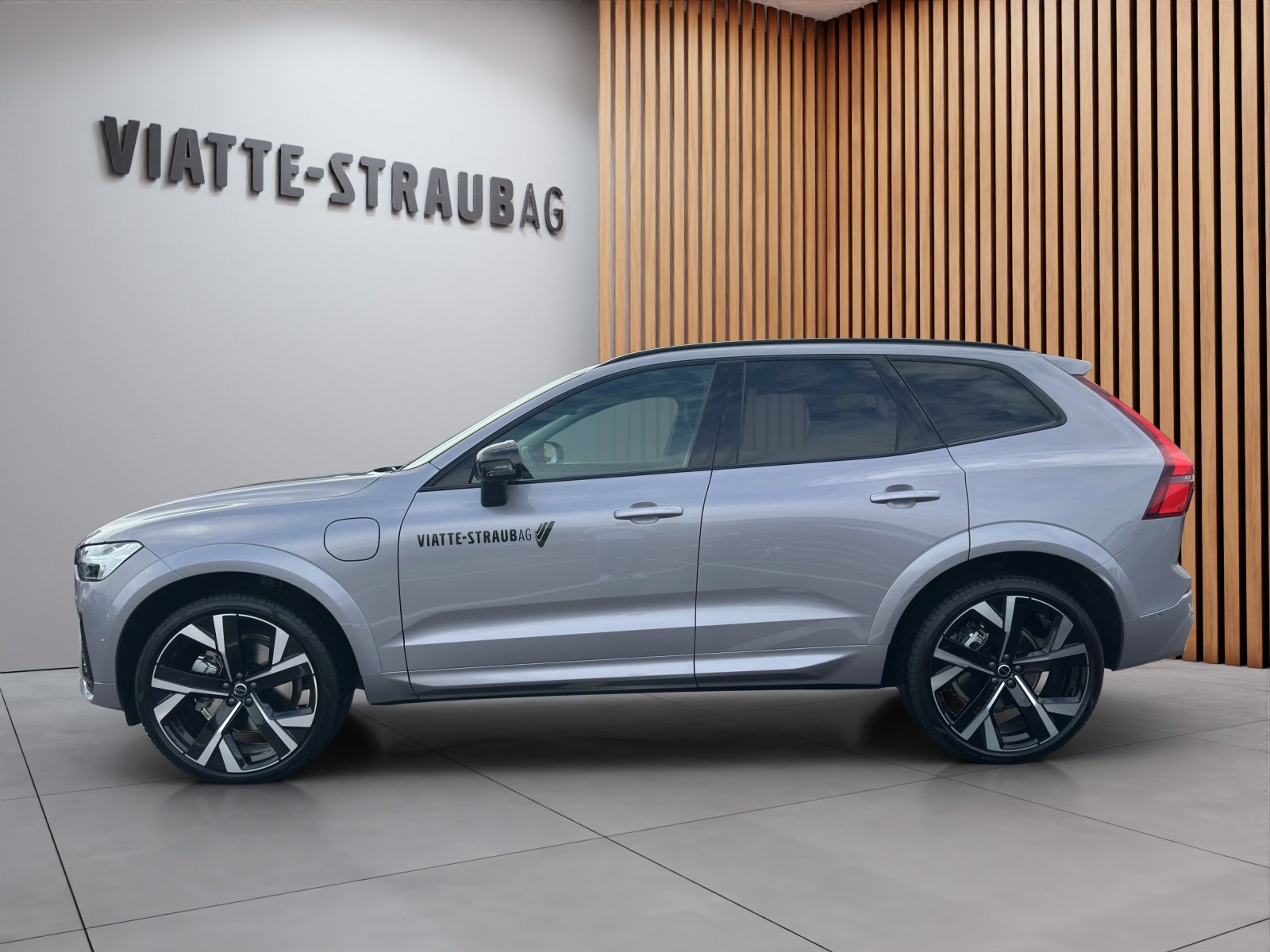 VOLVO XC60 2.0 T6 TE Ultra Dark eAWD, Hybride Rechargeable Essence/Électricité, Voiture de démonstration, Automatique - 2