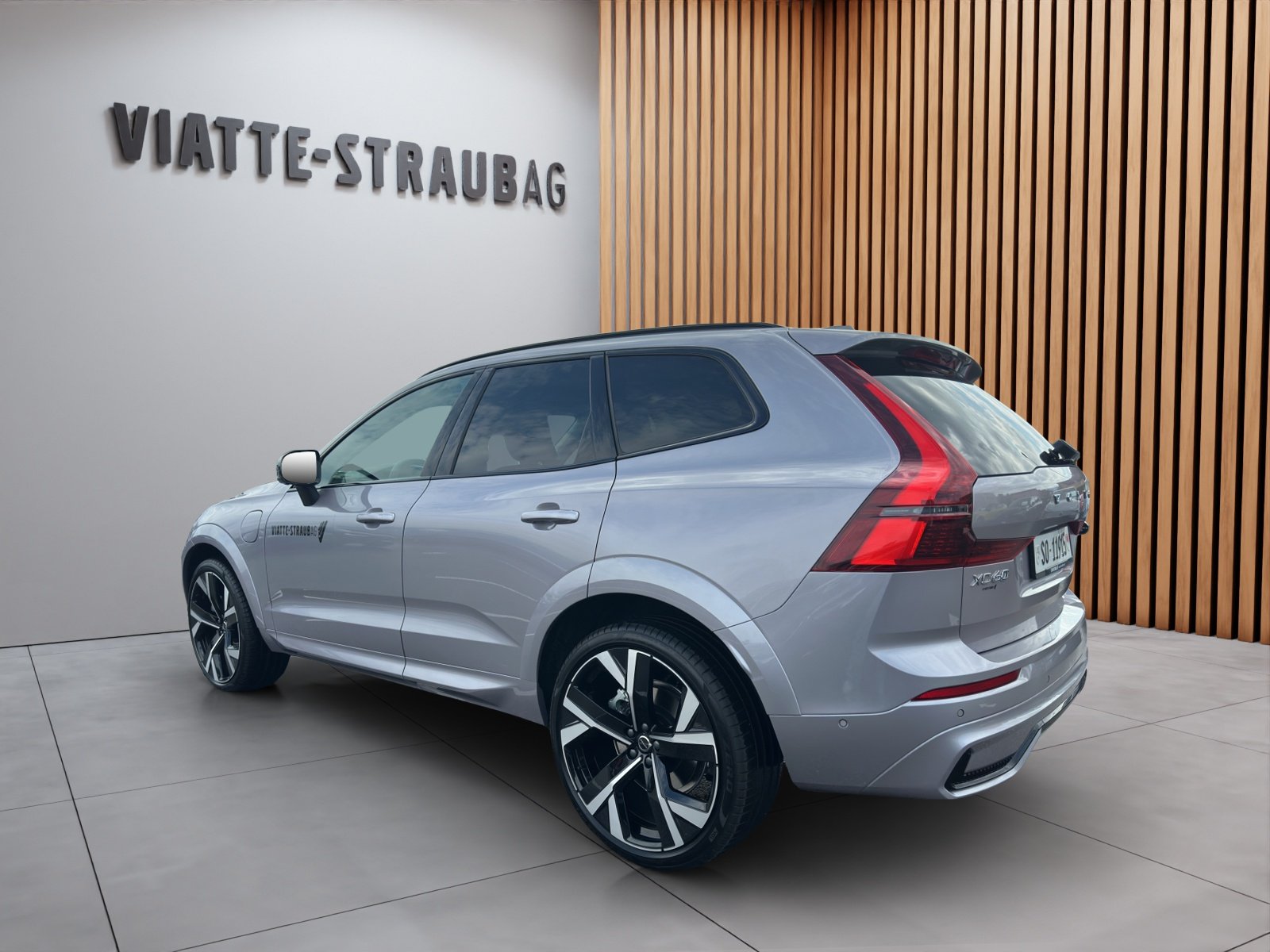 VOLVO XC60 2.0 T6 TE Ultra Dark eAWD, Hybride Rechargeable Essence/Électricité, Voiture de démonstration, Automatique - 3