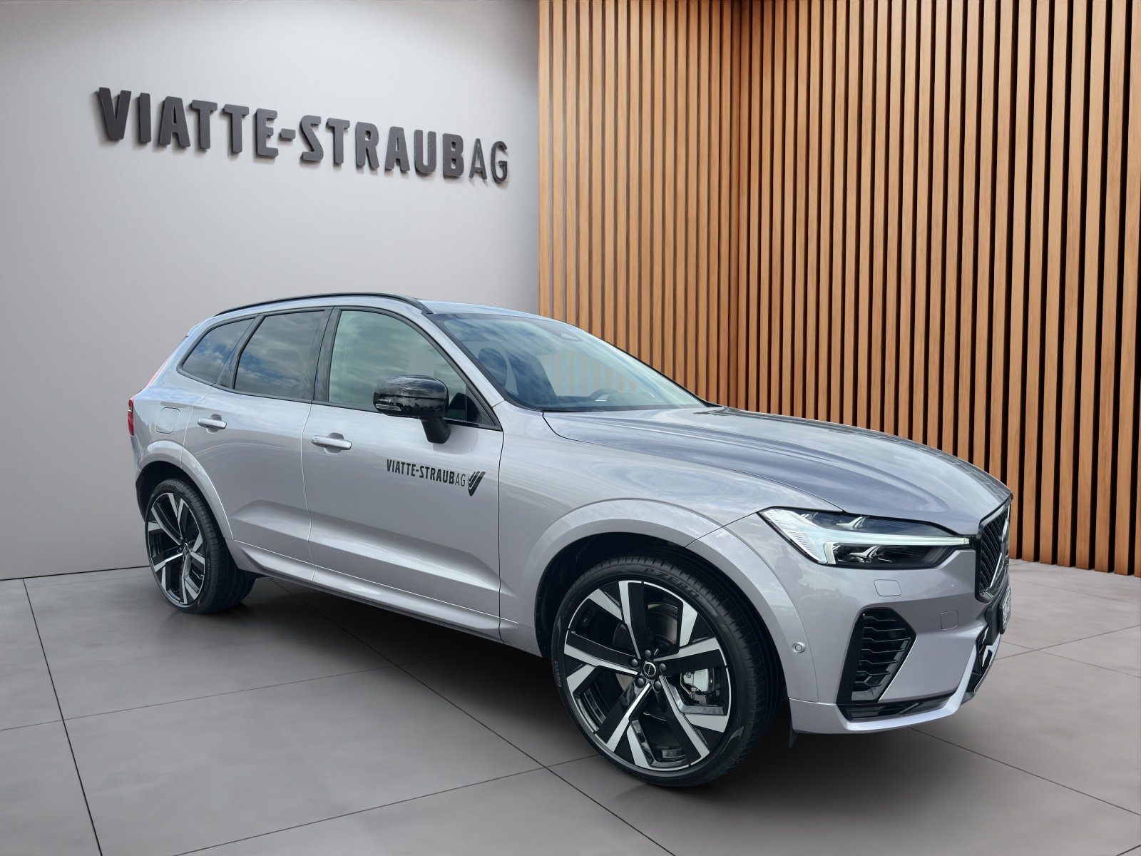 VOLVO XC60 2.0 T6 TE Ultra Dark eAWD, Hybride Rechargeable Essence/Électricité, Voiture de démonstration, Automatique - 7