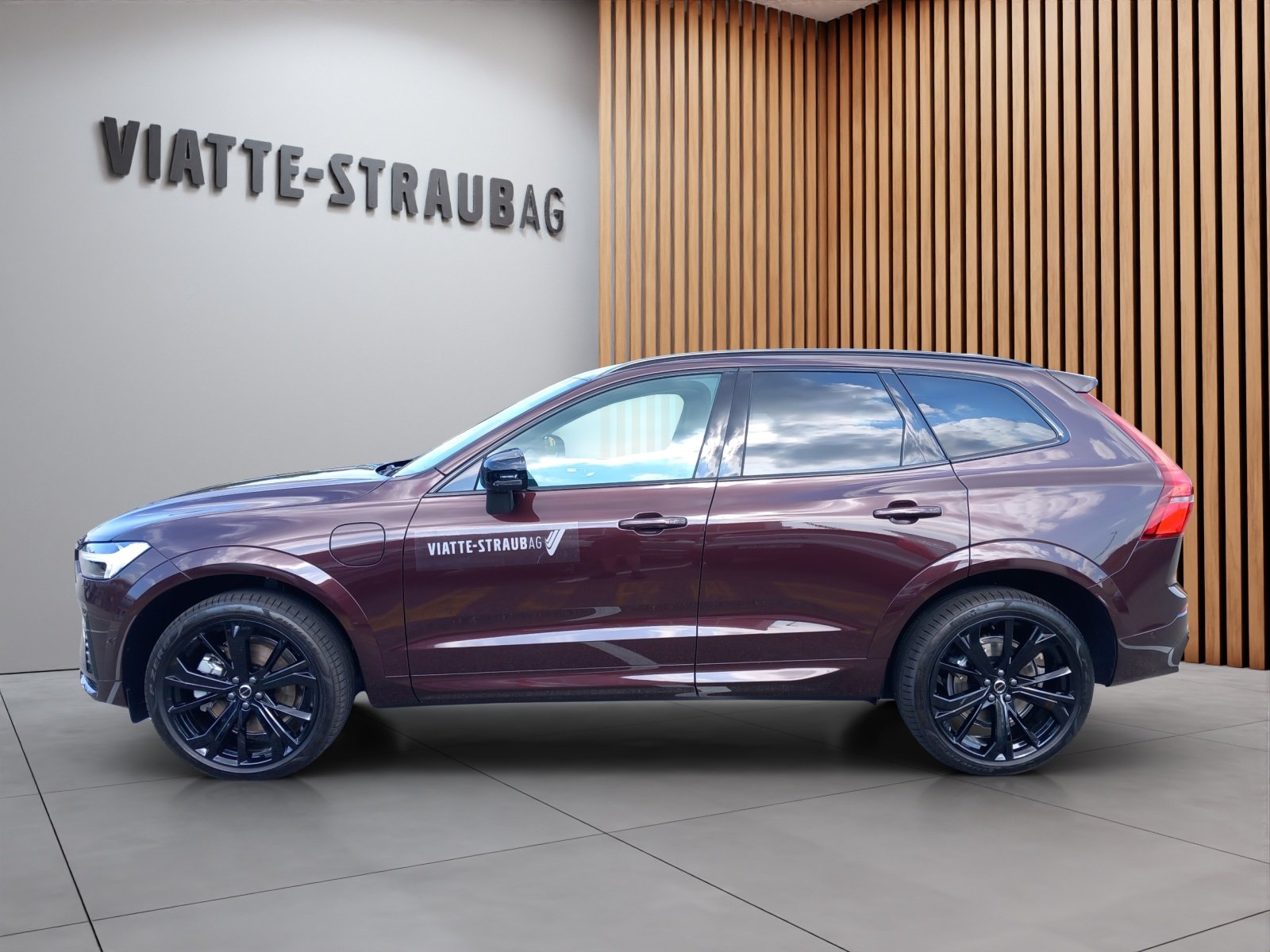 VOLVO XC60 2.0 T6 TE Ultra Dark eAWD, Hybride Rechargeable Essence/Électricité, Voiture de démonstration, Automatique - 2