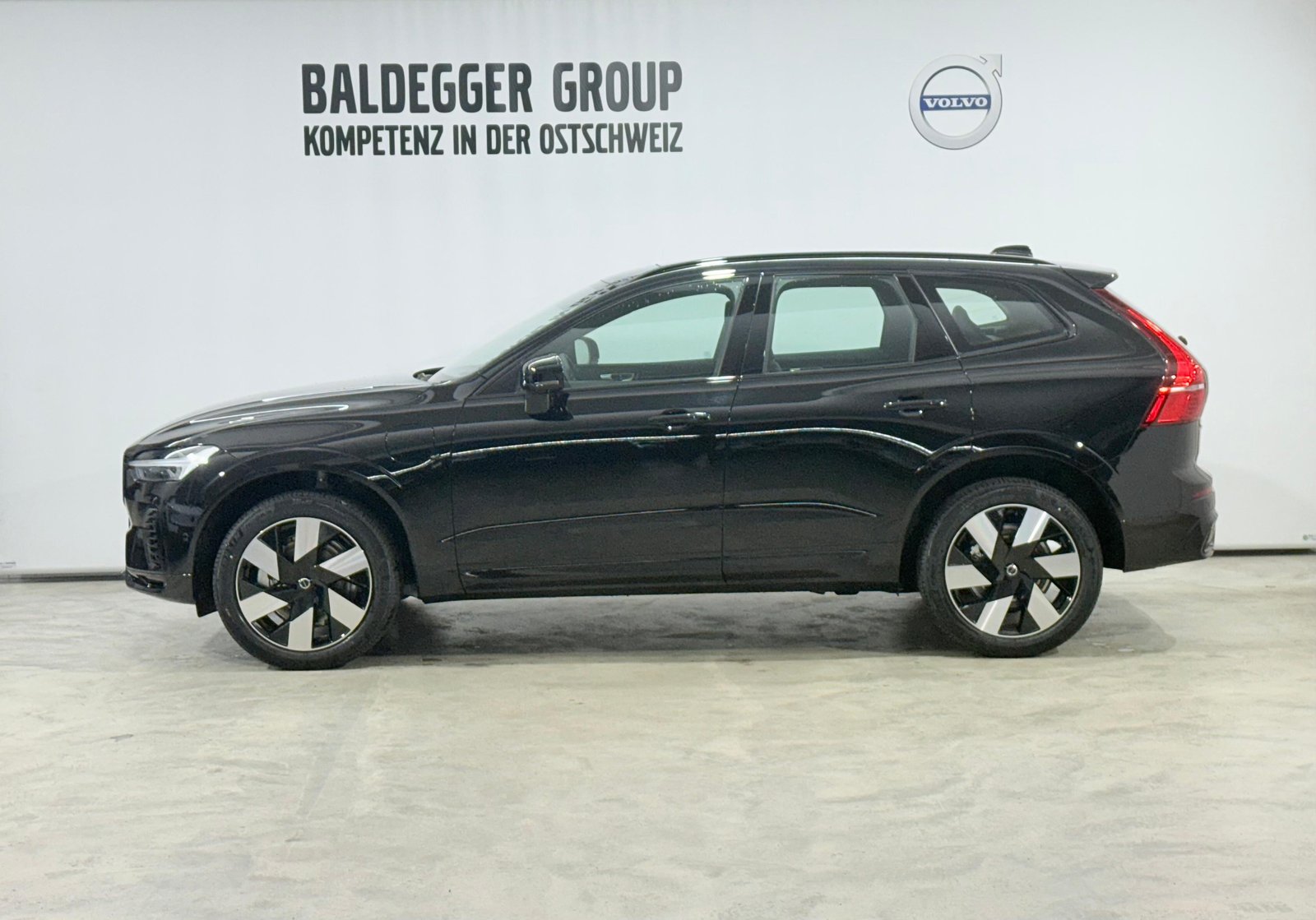VOLVO XC60 2.0 T8 TE Ultra Dark eAWD, Hybride Intégral Essence/Électricité, Voiture de démonstration, Automatique - 2