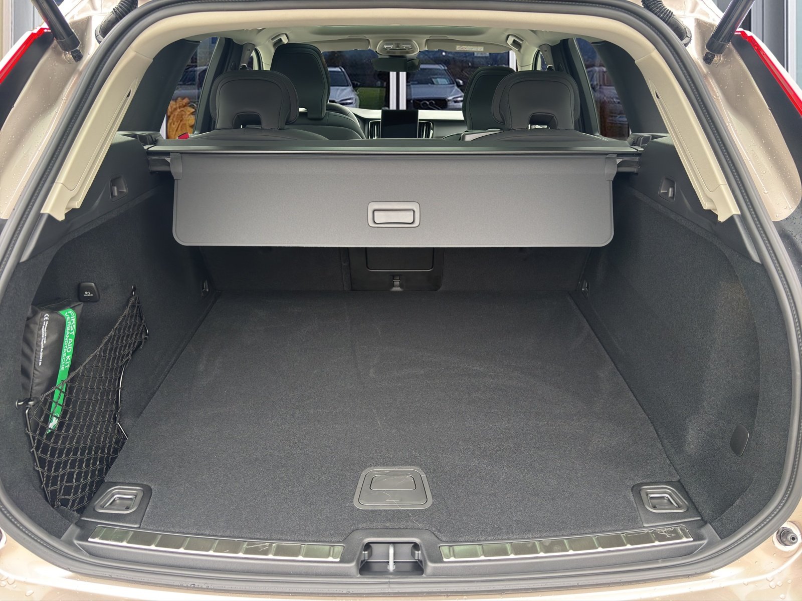 VOLVO XC60 2.0 T6 TE Plus Bright eAWD, Hybride Rechargeable Essence/Électricité, Voiture de démonstration, Automatique - 7