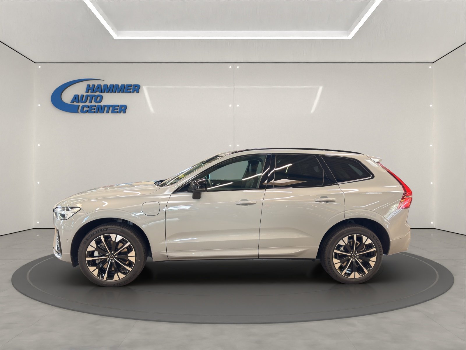 VOLVO XC60 2.0 T8 TE Ultra Dark eAWD, Hybride Rechargeable Essence/Électricité, Voiture de démonstration, Automatique - 2