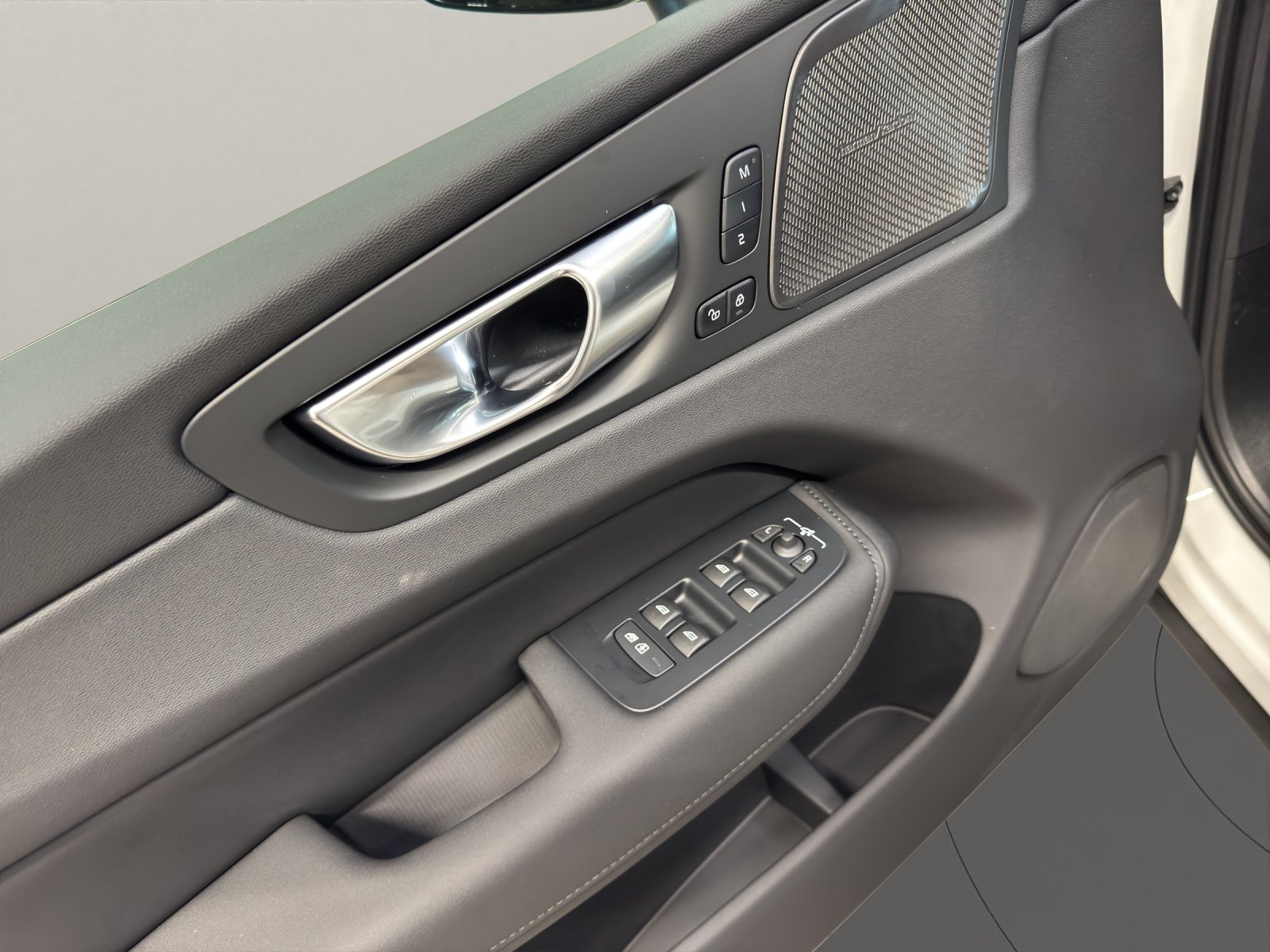 VOLVO XC60 2.0 T6 TE Ultra Dark eAWD, Plug-in-Hybrid Benzin/Elektro, Vorführwagen, Automatik - 5