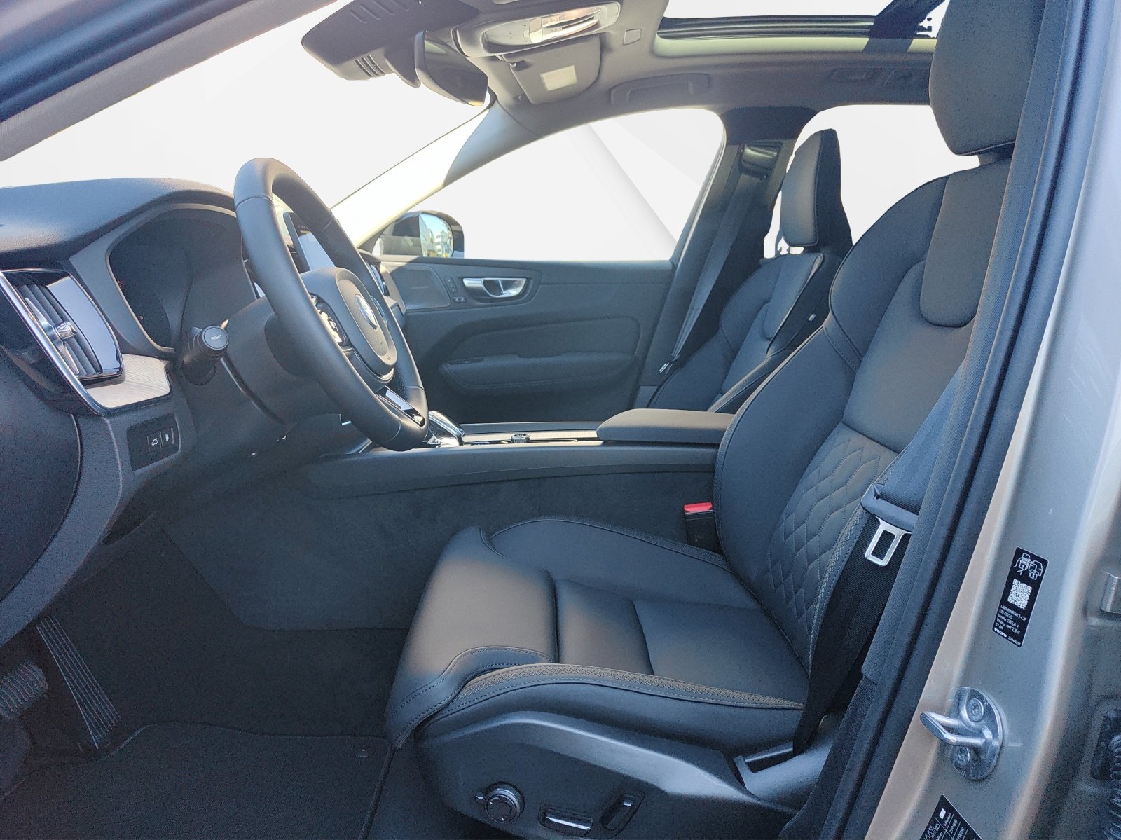 VOLVO XC60 2.0 T6 TE Plus Dark eAWD, Plug-in-Hybrid Benzin/Elektro, Vorführwagen, Automatik - 4