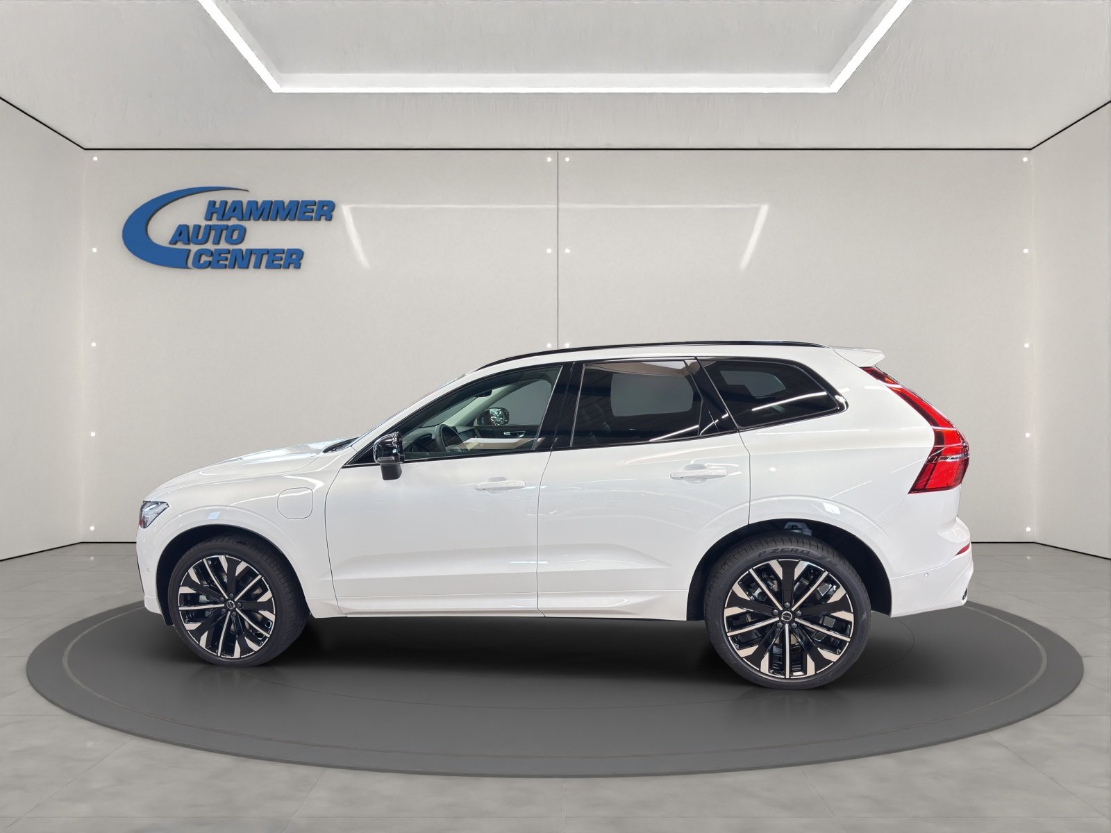 VOLVO XC60 2.0 T6 TE Ultra Dark eAWD, Plug-in-Hybrid Benzina/Elettrica, Auto dimostrativa, Automatico - 2