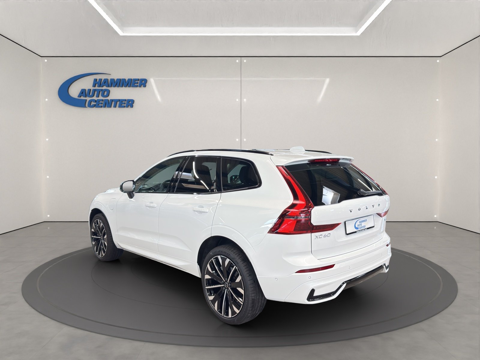 VOLVO XC60 2.0 T6 TE Ultra Dark eAWD, Plug-in-Hybrid Benzina/Elettrica, Auto dimostrativa, Automatico - 3