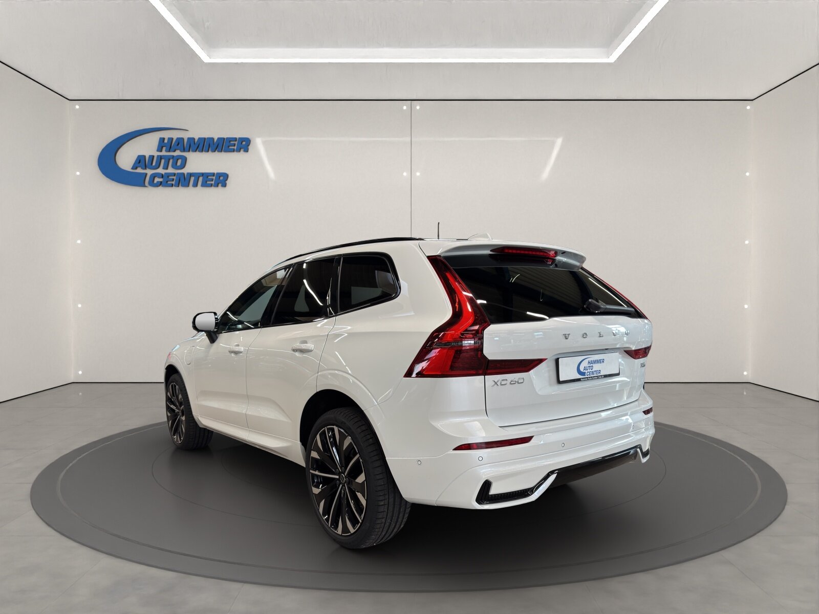 VOLVO XC60 2.0 T8 TE Ultra Dark eAWD, Plug-in-Hybrid Benzin/Elektro, Vorführwagen, Automatik - 2