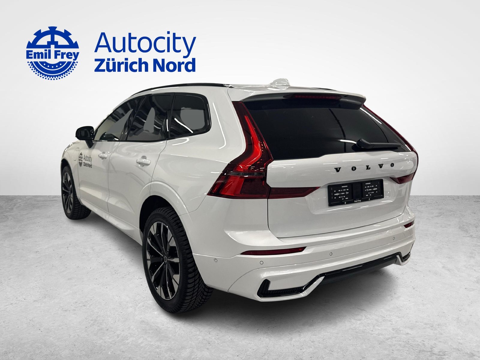 VOLVO XC60 2.0 T6 TE Black Edition eAWD, Plug-in-Hybrid Benzin/Elektro, Vorführwagen, Automatik - 3