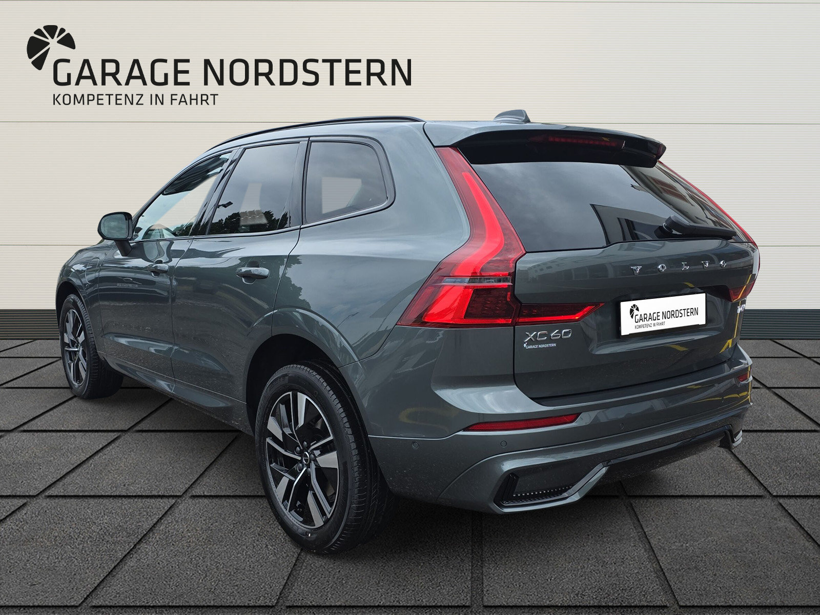 VOLVO XC60 2.0 T6 TE Plus Dark eAWD, Hybride Rechargeable Essence/Électricité, Voiture de démonstration, Automatique - 4