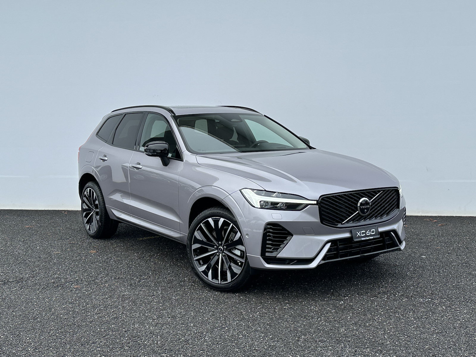 VOLVO XC60 2.0 T8 TE Ultra Dark eAWD, Plug-in-Hybrid Benzina/Elettrica, Auto dimostrativa, Automatico - 3