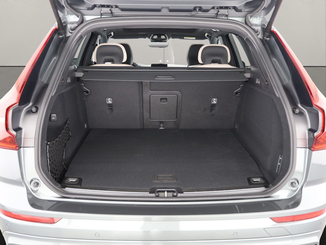 VOLVO XC60 2.0 T6 TE Ultra Dark eAWD ., Plug-in-Hybrid Benzin/Elektro, Vorführwagen, Automatik - 4