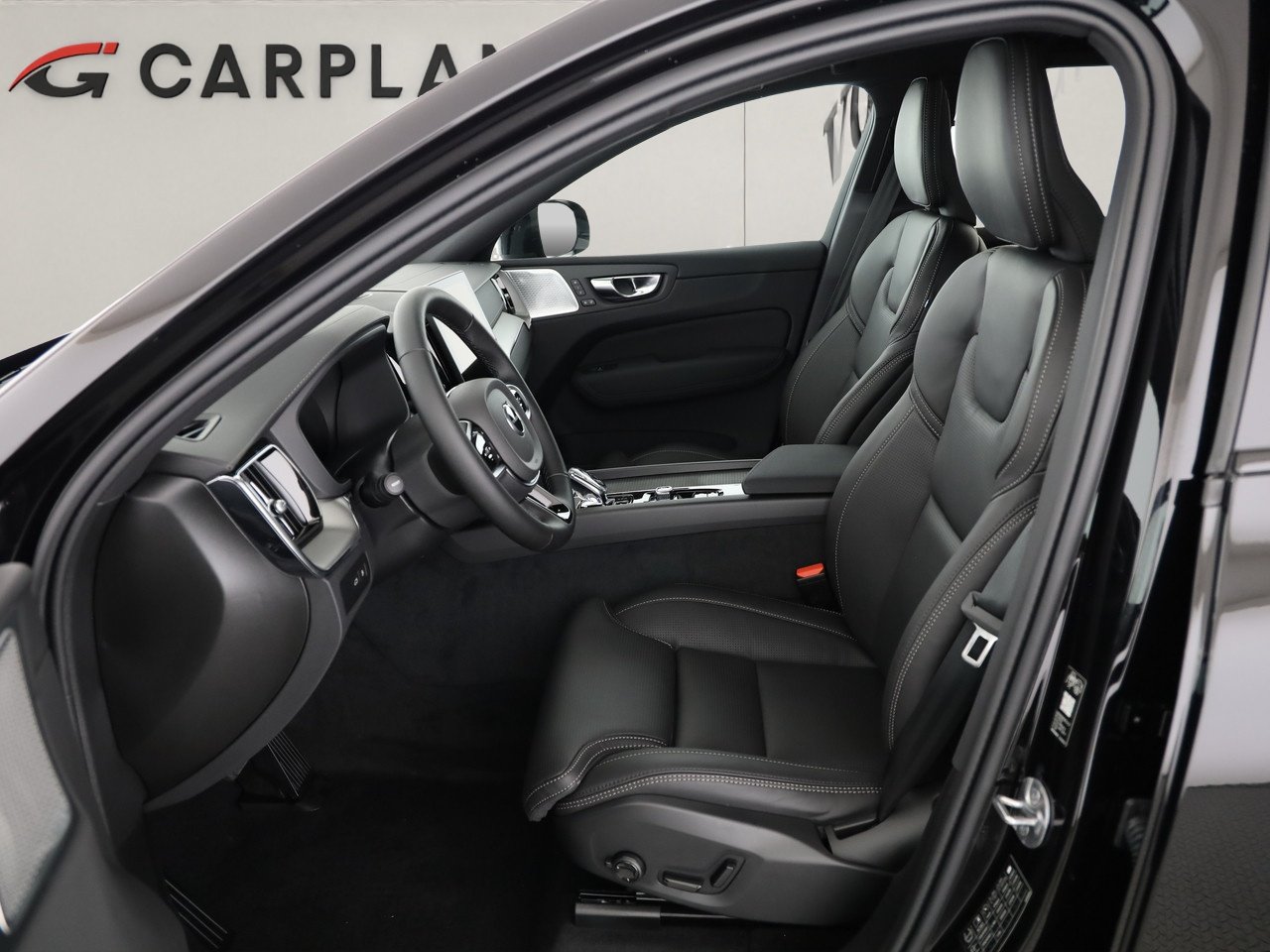 VOLVO XC60 2.0 T8 TE Black Edition eAWD, Plug-in-Hybrid Petrol/Electric, Ex-demonstrator, Automatic - 4