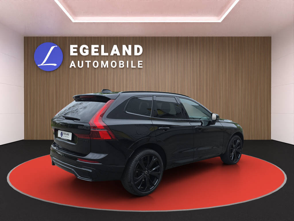 VOLVO XC60 2.0 B5 MH Plus Black Edition AWD, Mild-Hybrid Petrol/Electric, Ex-demonstrator, Automatic - 4
