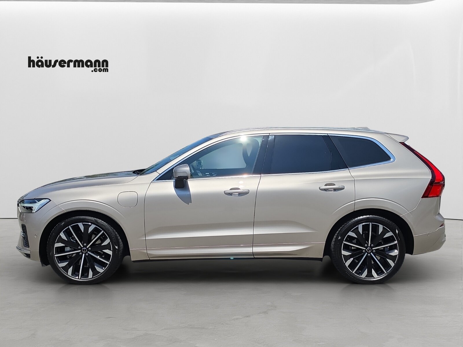 VOLVO XC60 2.0 T8 TE Ultra Bright eAWD, Plug-in-Hybrid Petrol/Electric, Ex-demonstrator, Automatic - 3