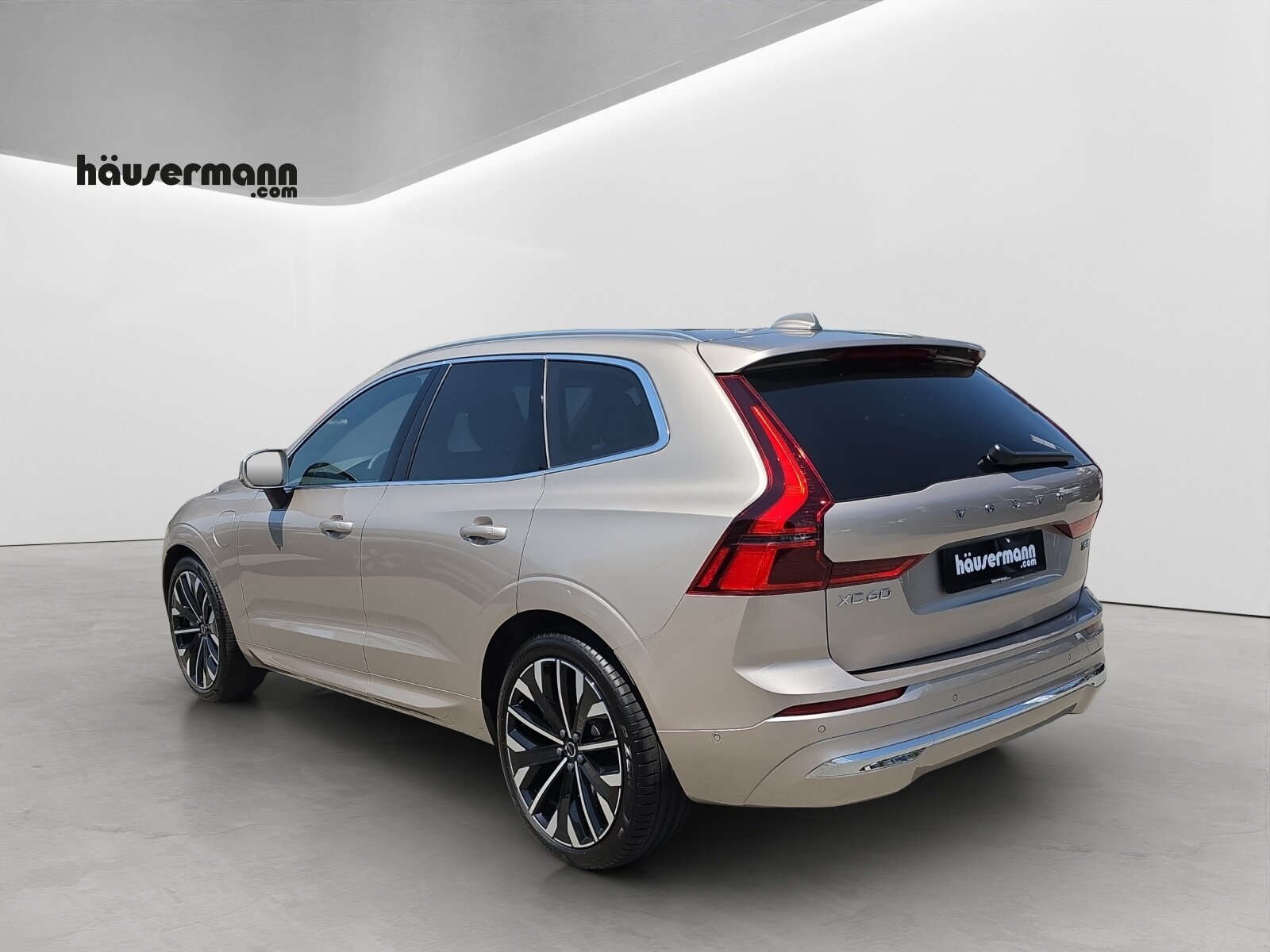 VOLVO XC60 2.0 T8 TE Ultra Bright eAWD, Plug-in-Hybrid Petrol/Electric, Ex-demonstrator, Automatic - 4