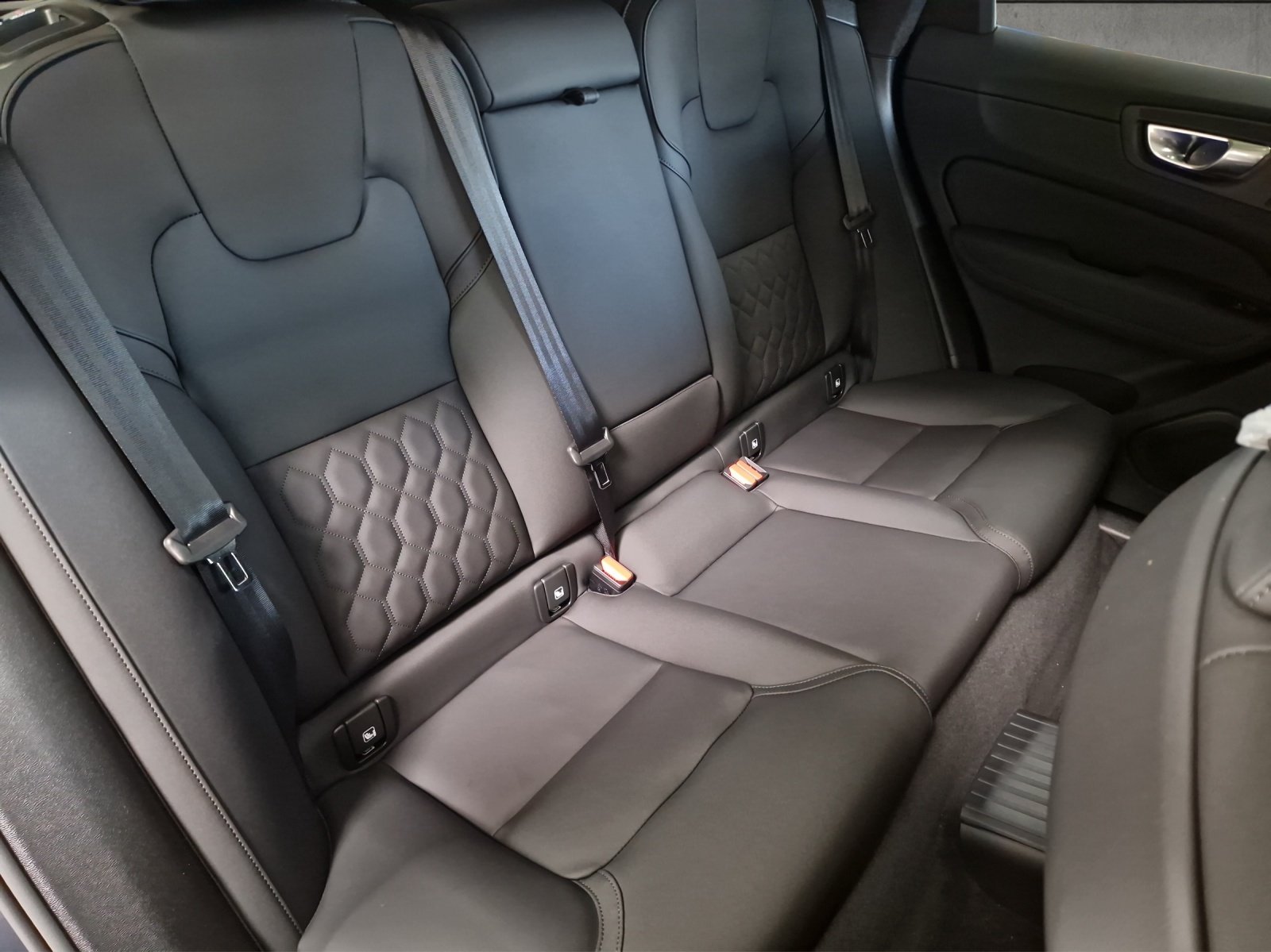 VOLVO XC60 2.0 T6 TE Ultra Bright eAWD, Plug-in-Hybrid Benzina/Elettrica, Auto dimostrativa, Automatico - 3