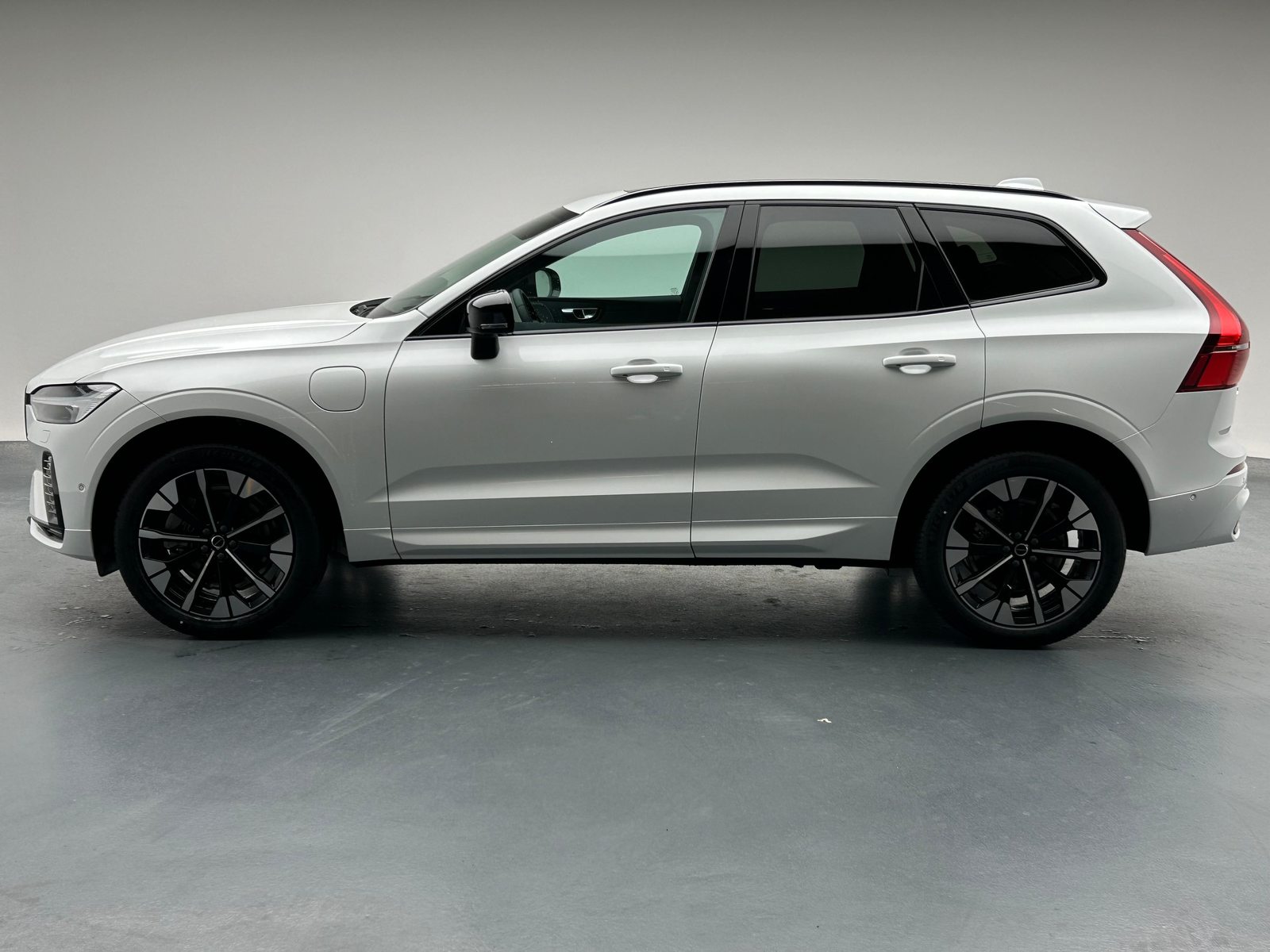 VOLVO XC60 2.0 T6 TE Ultra Dark eAWD, Plug-in-Hybrid Benzina/Elettrica, Auto dimostrativa, Automatico - 3