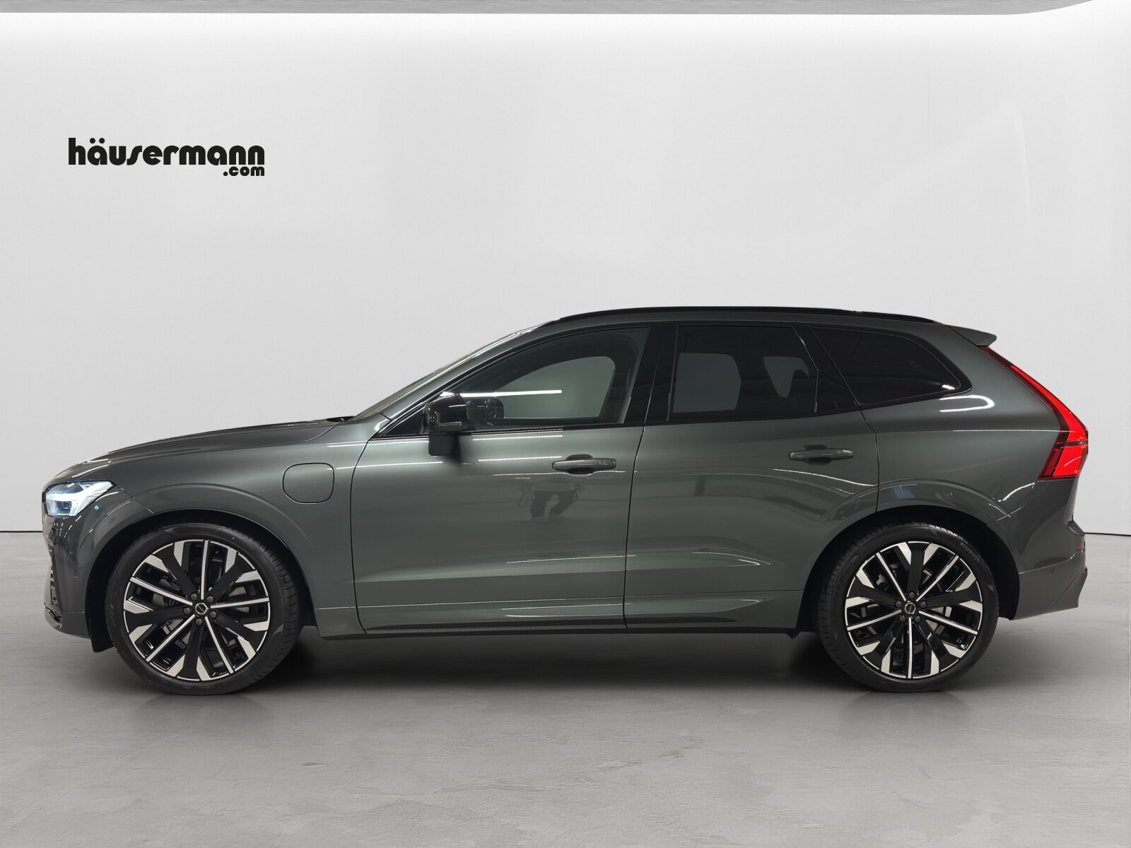 VOLVO XC60 2.0 T8 TE Ultra Dark eAWD, Hybride Rechargeable Essence/Électricité, Voiture de démonstration, Automatique - 2