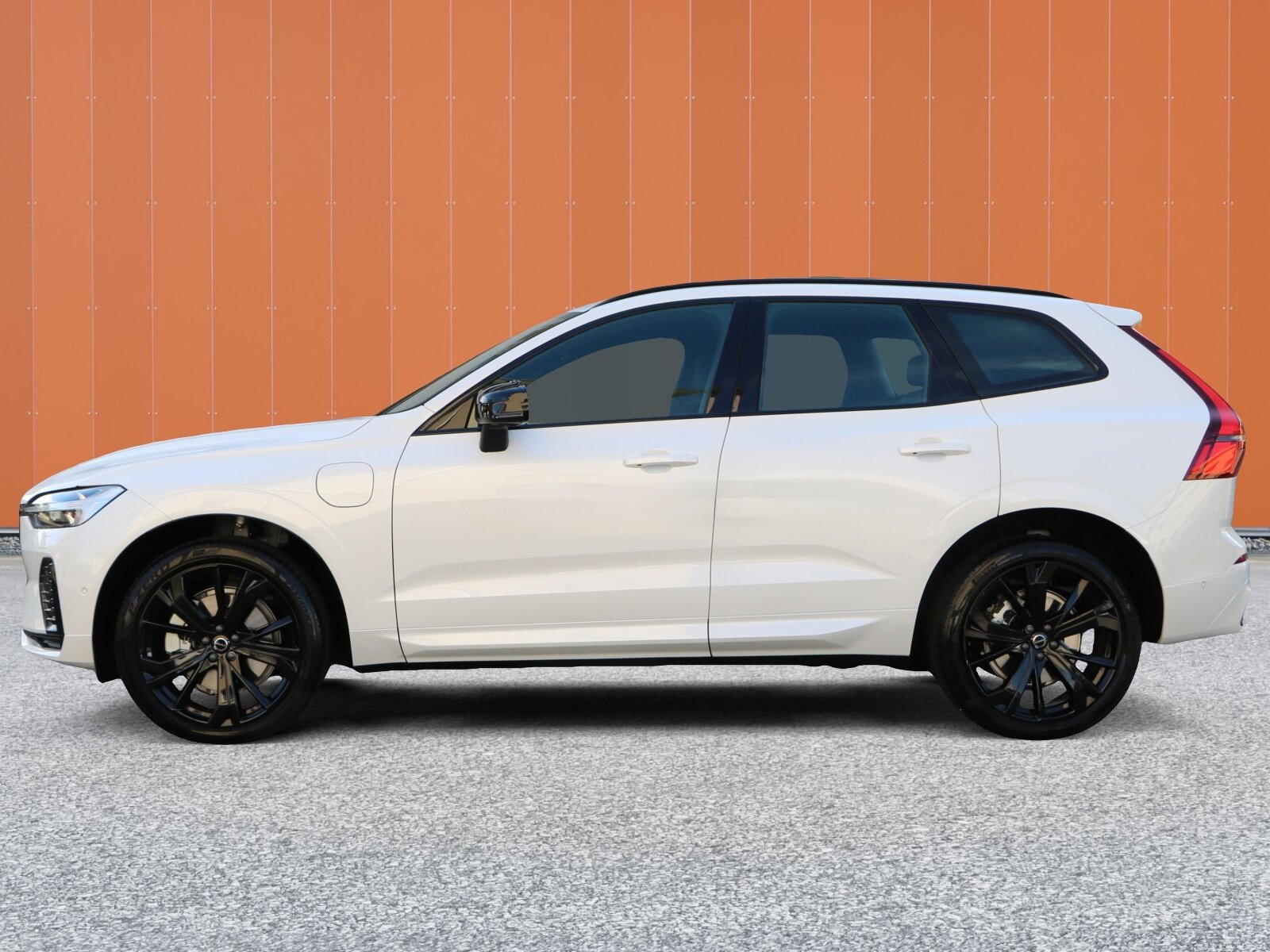 VOLVO XC60 T6 eAWD PluginHybrid Ultra Dark Geartronic, Plug-in-Hybrid Benzina/Elettrica, Auto dimostrativa, Automatico - 2