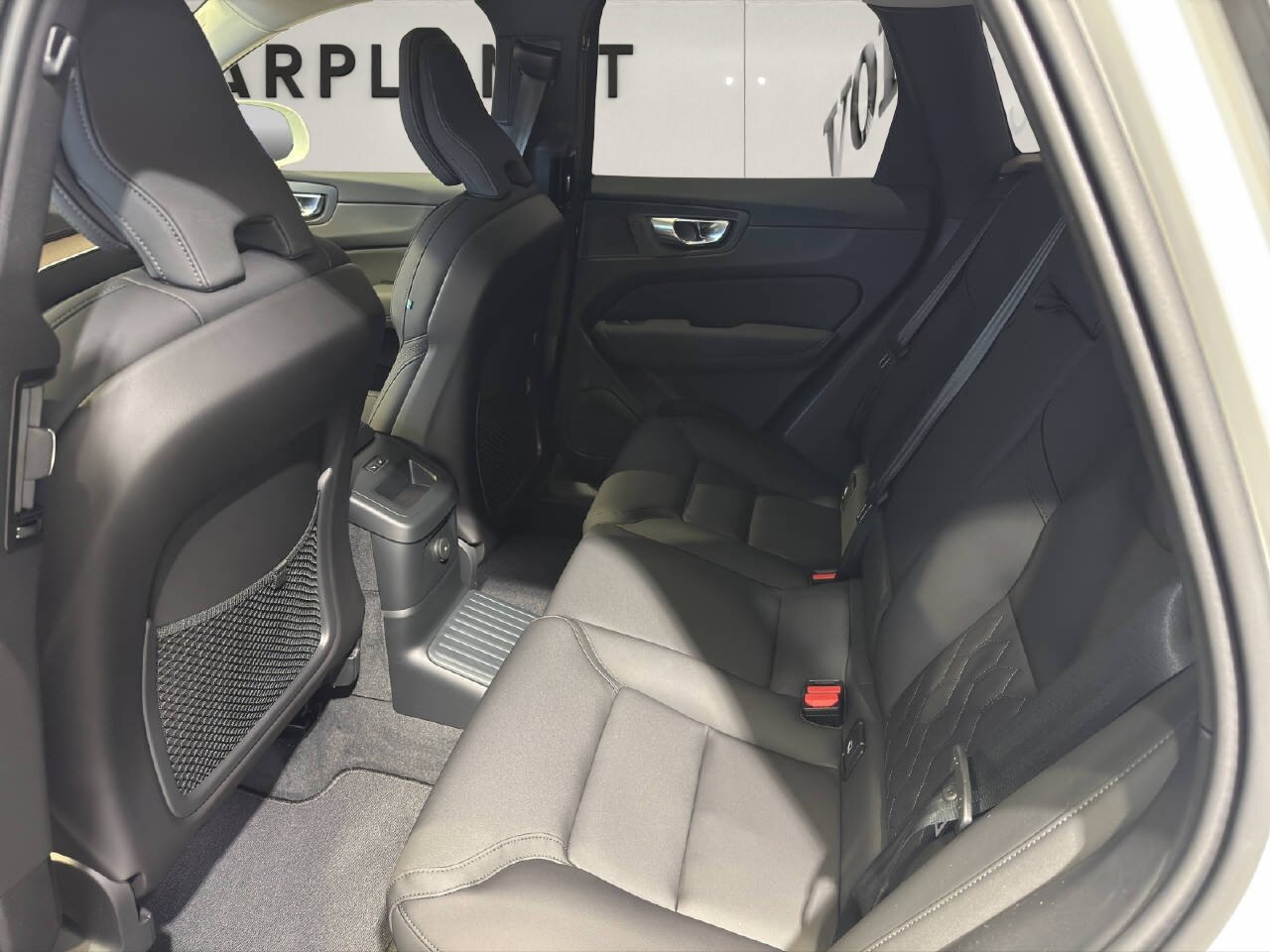 VOLVO XC60 2.0 T8 TE Ultra Bright eAWD, Hybride Rechargeable Essence/Électricité, Voiture de démonstration, Automatique - 6