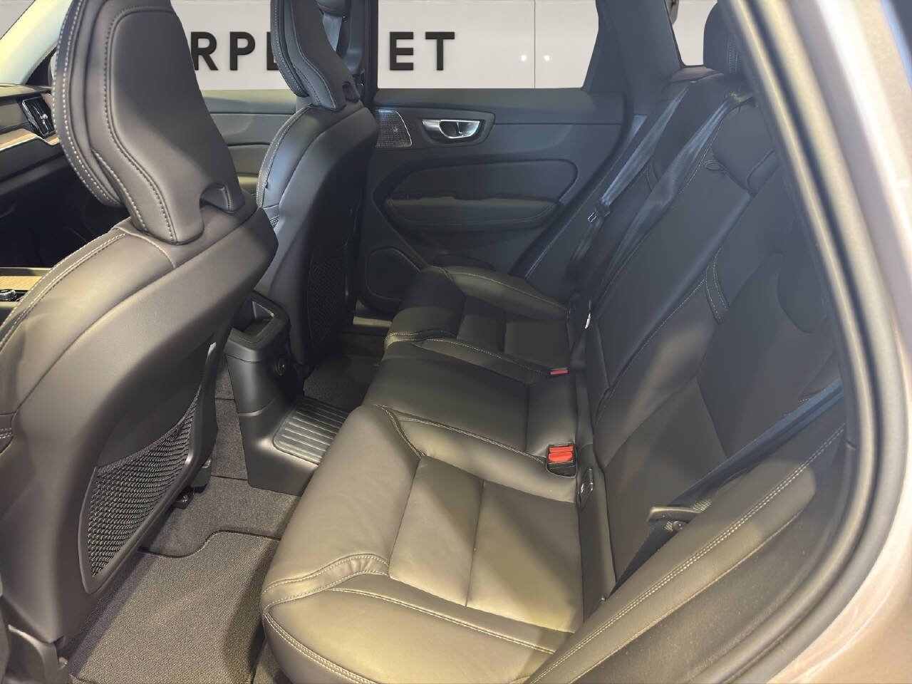 VOLVO XC60 2.0 T6 TE Ultra Dark eAWD, Plug-in-Hybrid Petrol/Electric, Ex-demonstrator, Automatic - 6
