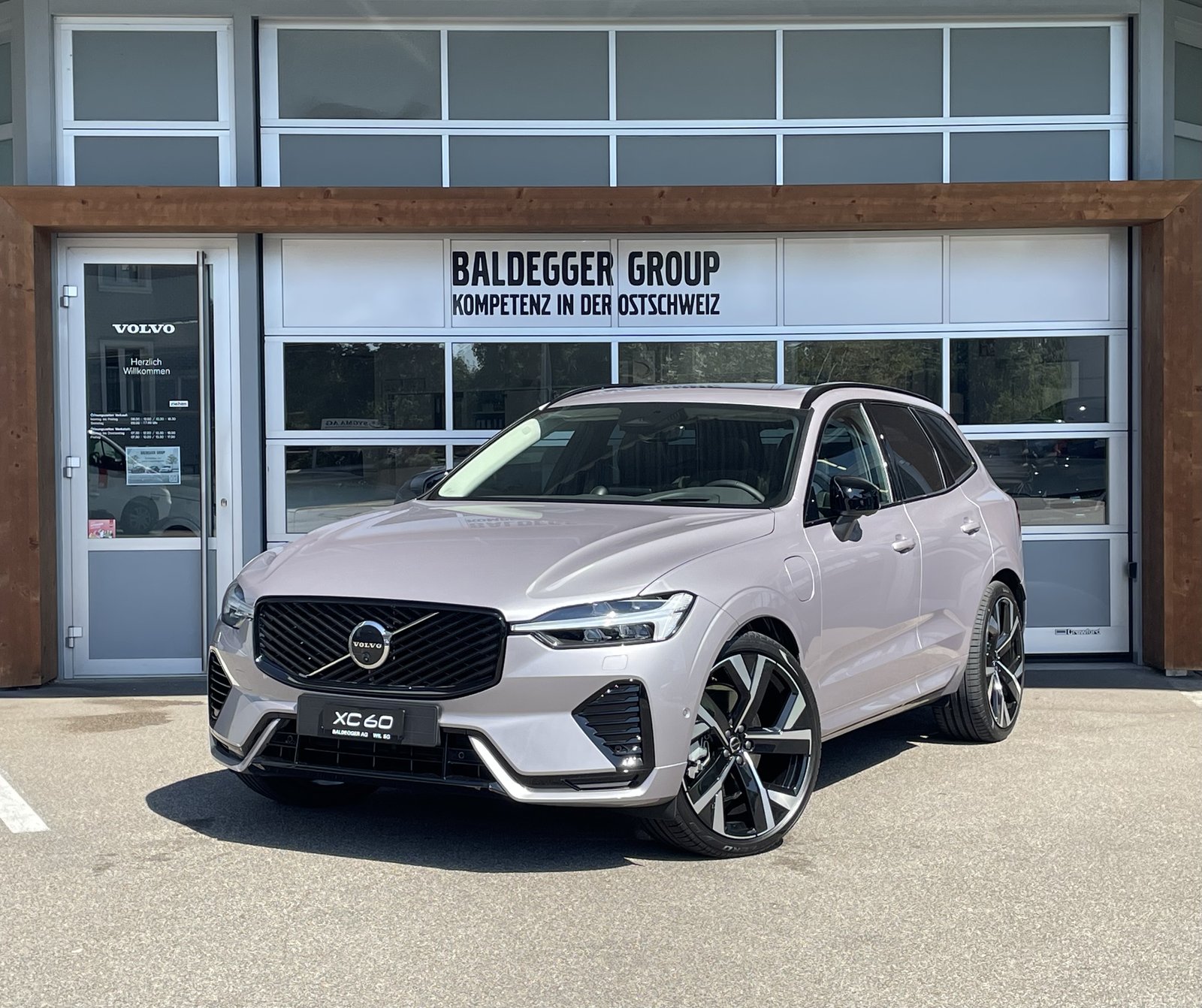 VOLVO XC60 2.0 T6 TE Ultra Dark eAWD