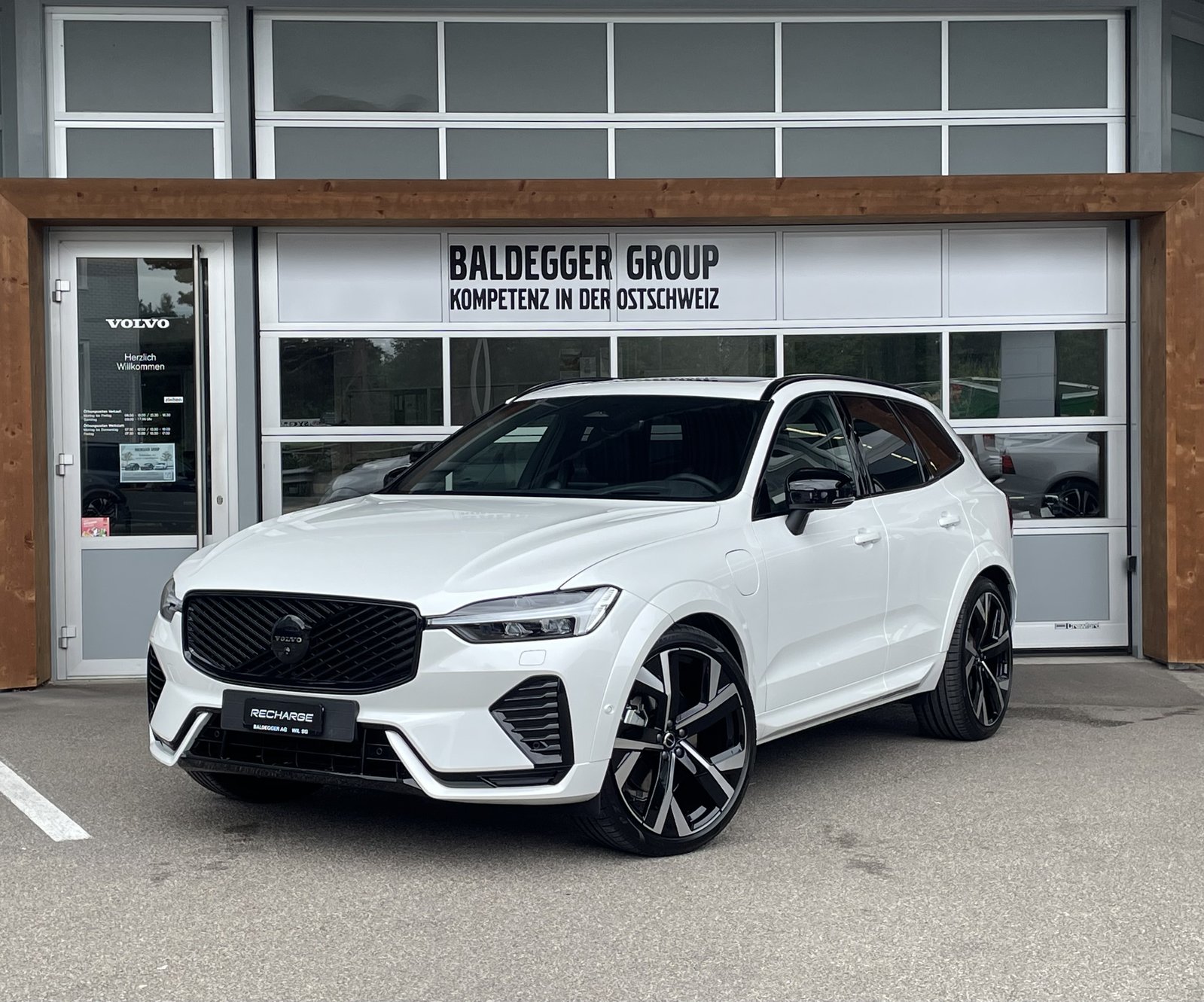 VOLVO XC60 2.0 T8 TE Black Edition e