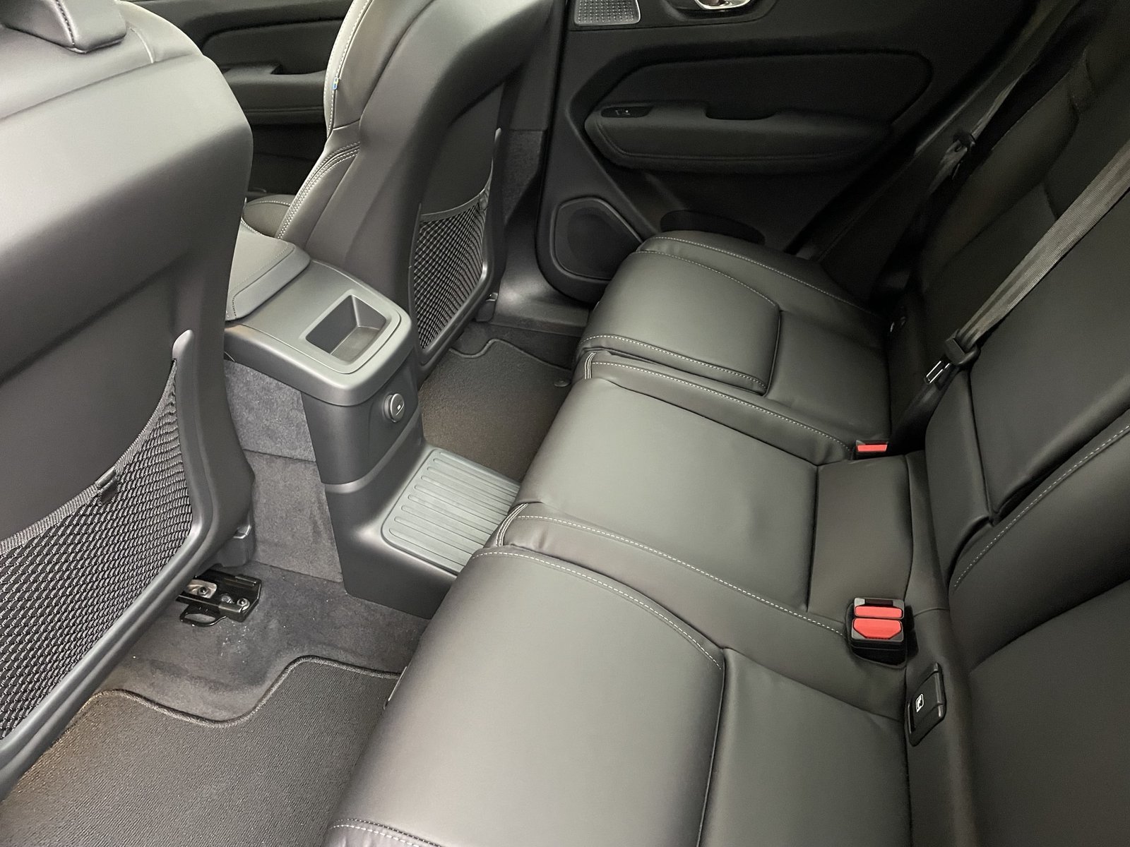 VOLVO XC60 2.0 T6 TE Ultra Bright eA, Voll-Hybrid Benzin/Elektro, Neuwagen, Automat - 5