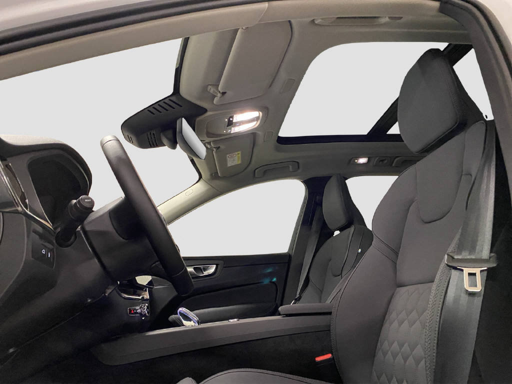 VOLVO XC60 2.0 T6 TE Plus Dark eAWD, Plug-in-Hybrid Petrol/Electric, New car, Automatic - 7