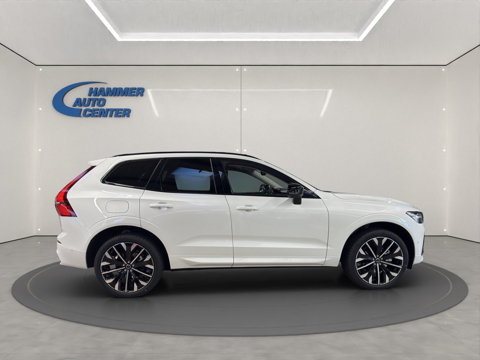 VOLVO XC60 2.0 B5 MH Ultra Dark AWD, Benzin, Neuwagen, Automat - 2