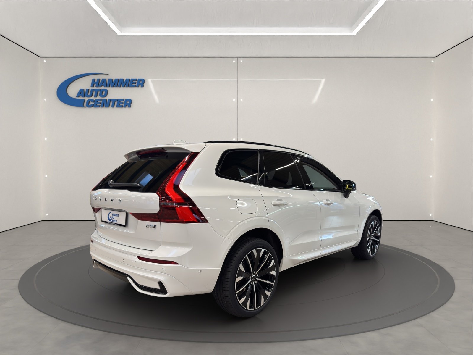 VOLVO XC60 2.0 B5 MH Ultra Dark AWD, Benzin, Neuwagen, Automat - 4