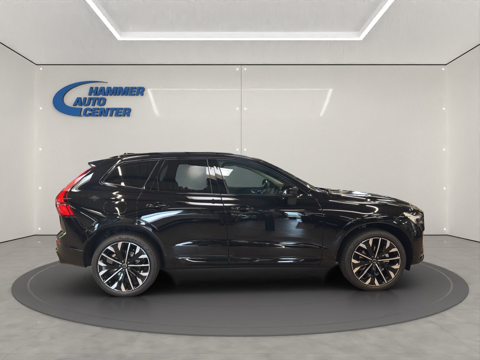 VOLVO XC60 2.0 B5 MH Ultra Dark AWD, Mild-Hybrid Benzin/Elektro, Neuwagen, Automat - 2