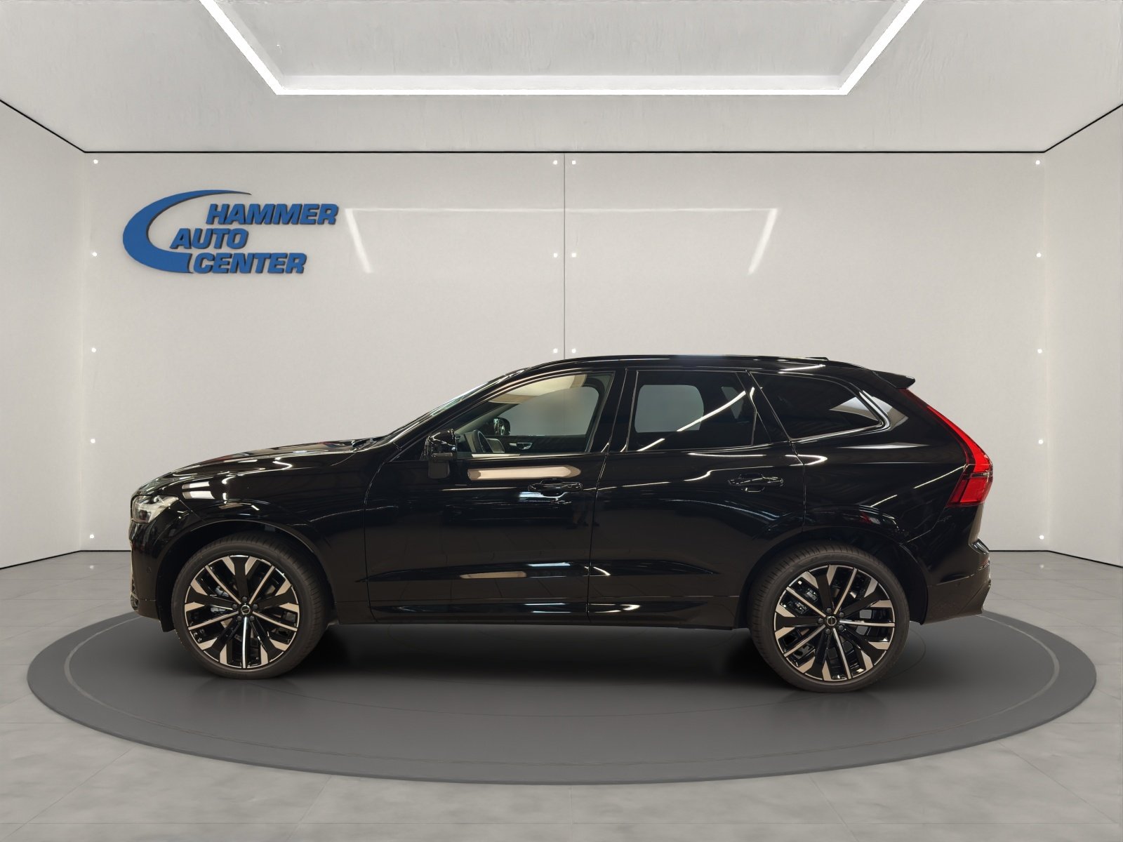 VOLVO XC60 2.0 B5 MH Ultra Dark AWD, Mild-Hybrid Benzin/Elektro, Neuwagen, Automat - 3