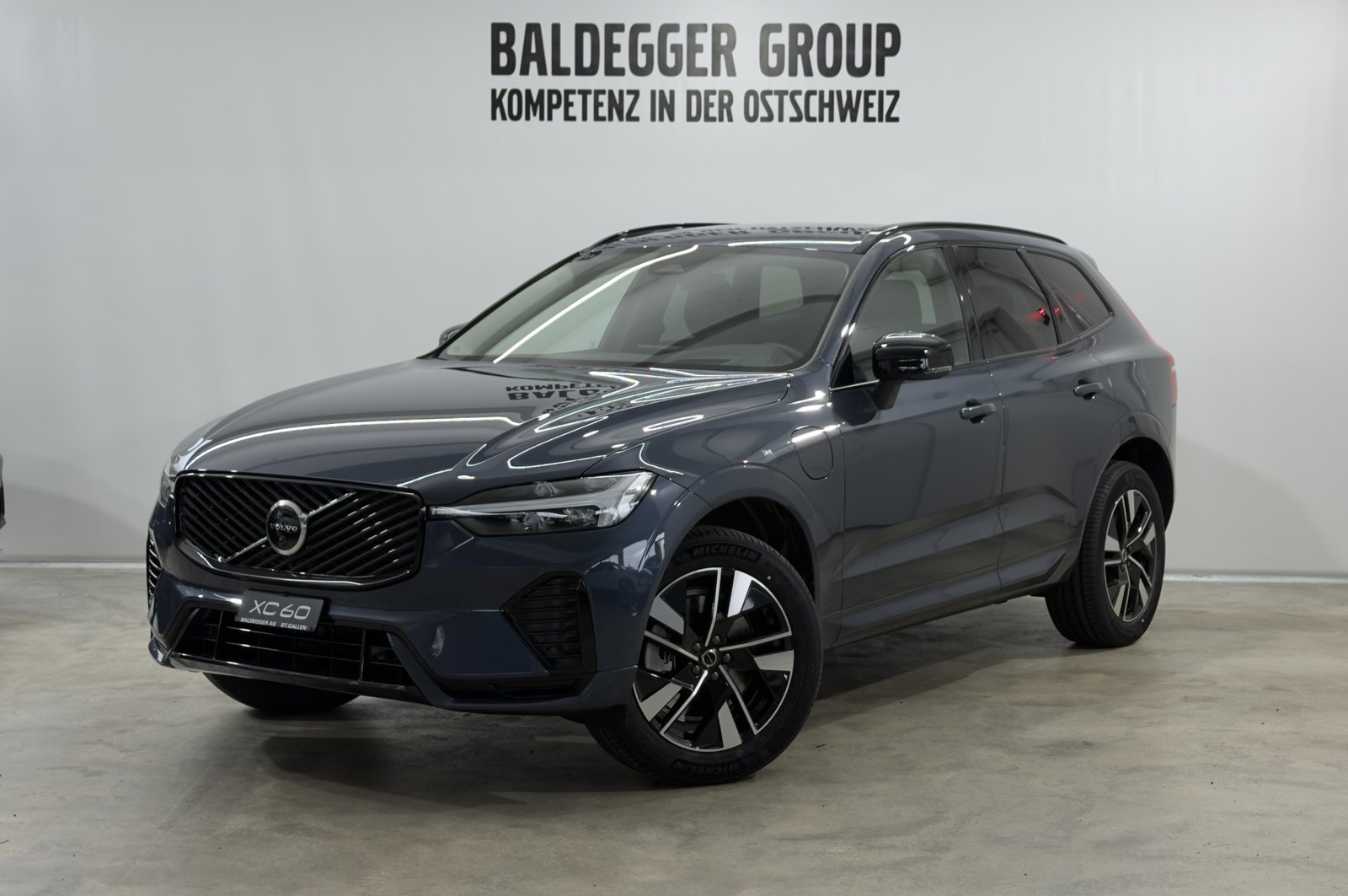 VOLVO XC60 2.0 T6 TE Plus Dark eAWD, Voll-Hybrid Benzin/Elektro, Neuwagen, Automat